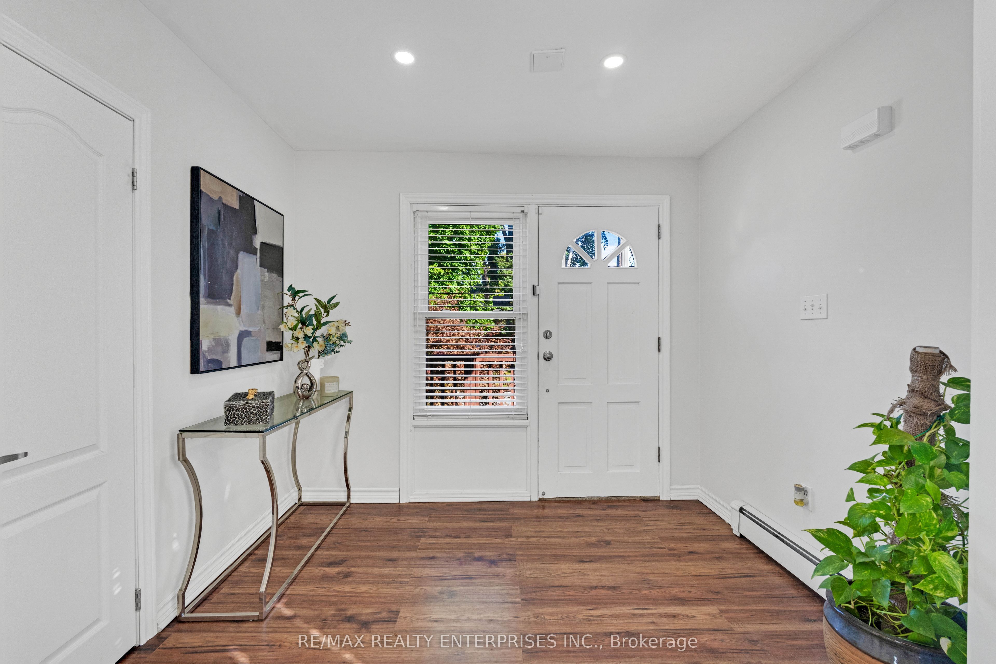 161 Angelene Street, Mississauga, ON L5G 1X1 photo 3