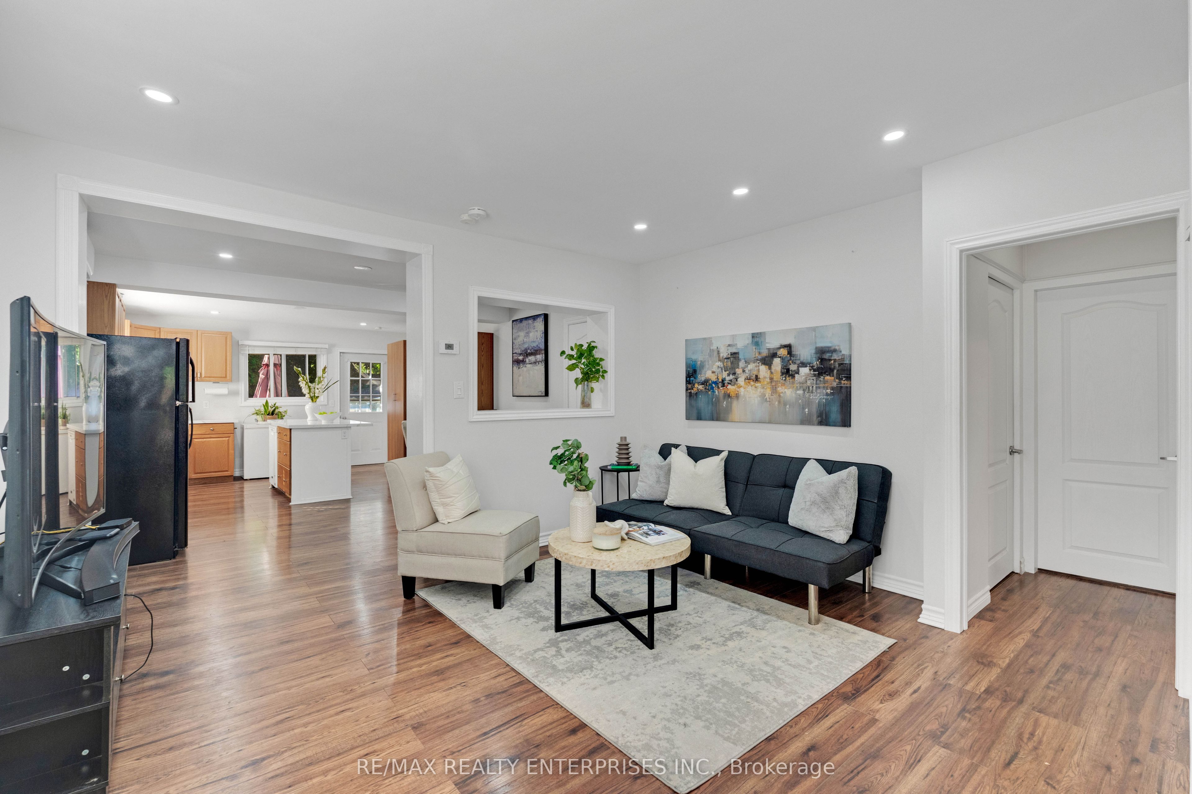 161 Angelene Street, Mississauga, ON L5G 1X1 photo 5