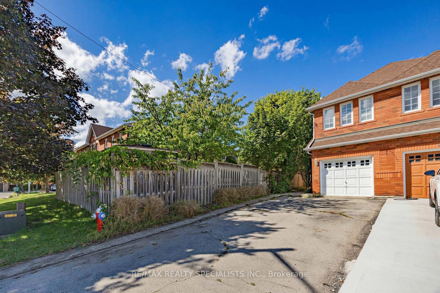 1329 Whiffletree Court, Mississauga, ON L5N 7R1 photo 3