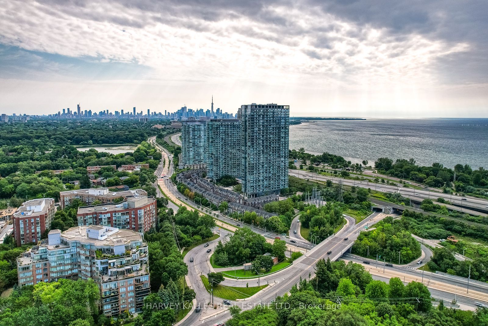 20 Southport Street 521, Toronto, ON M6S 4Y8 photo 3