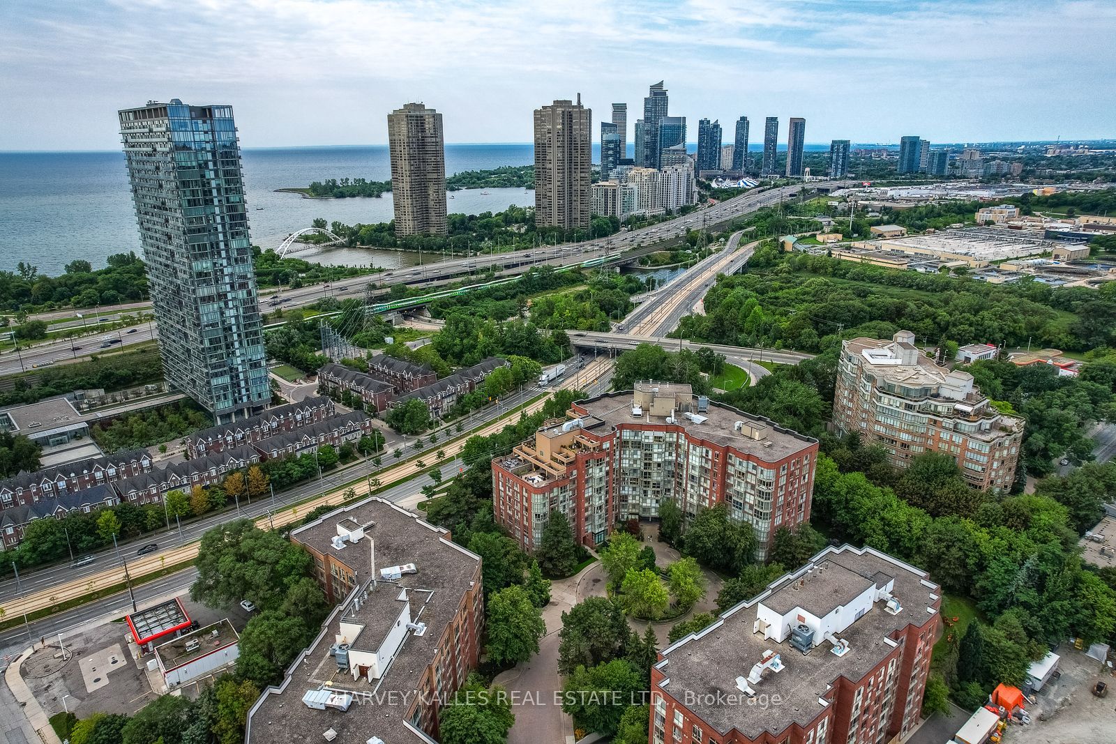 20 Southport Street 521, Toronto, ON M6S 4Y8 photo 4