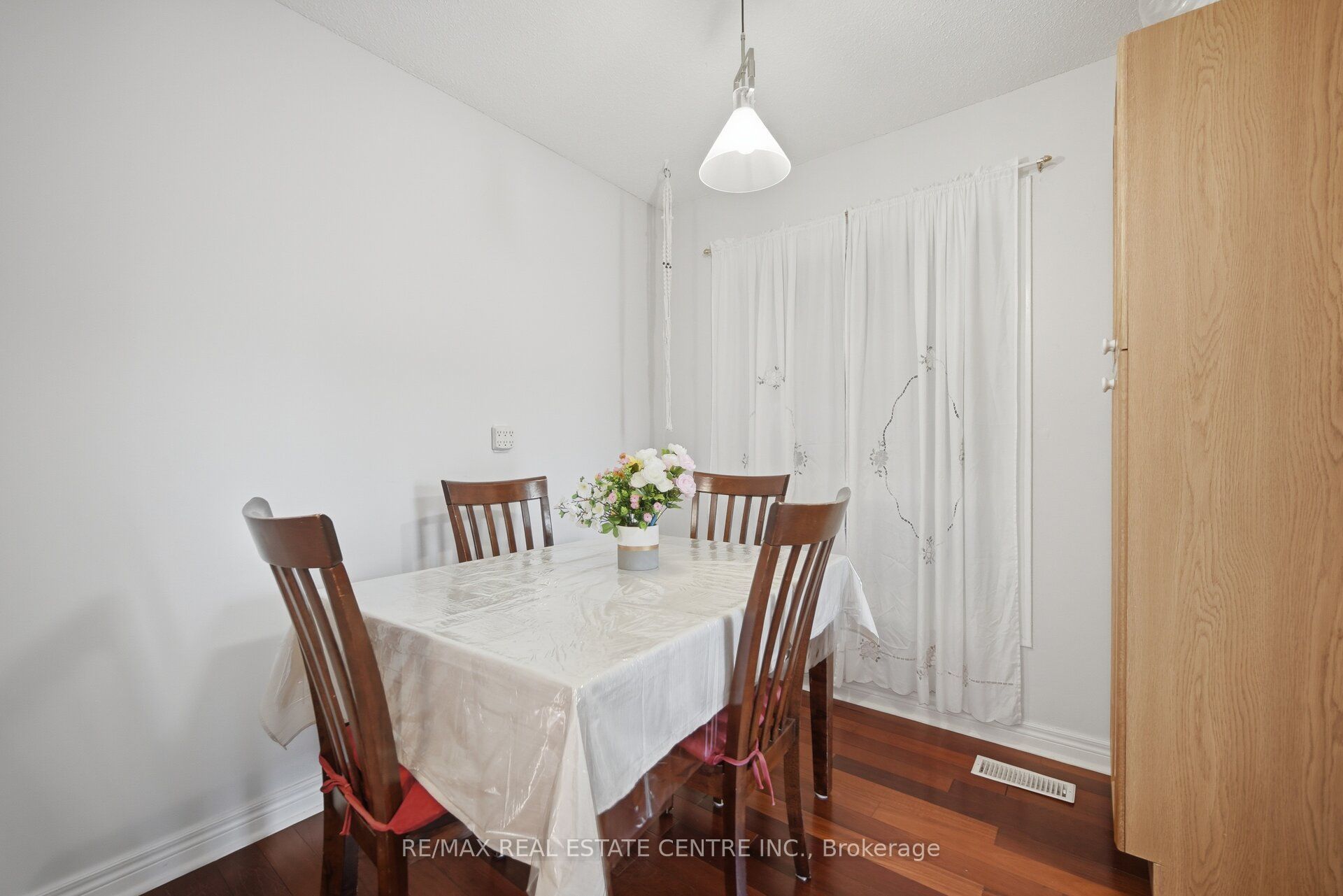 71 Sultan Pool Drive, Toronto, ON M9V 4H5 photo 5