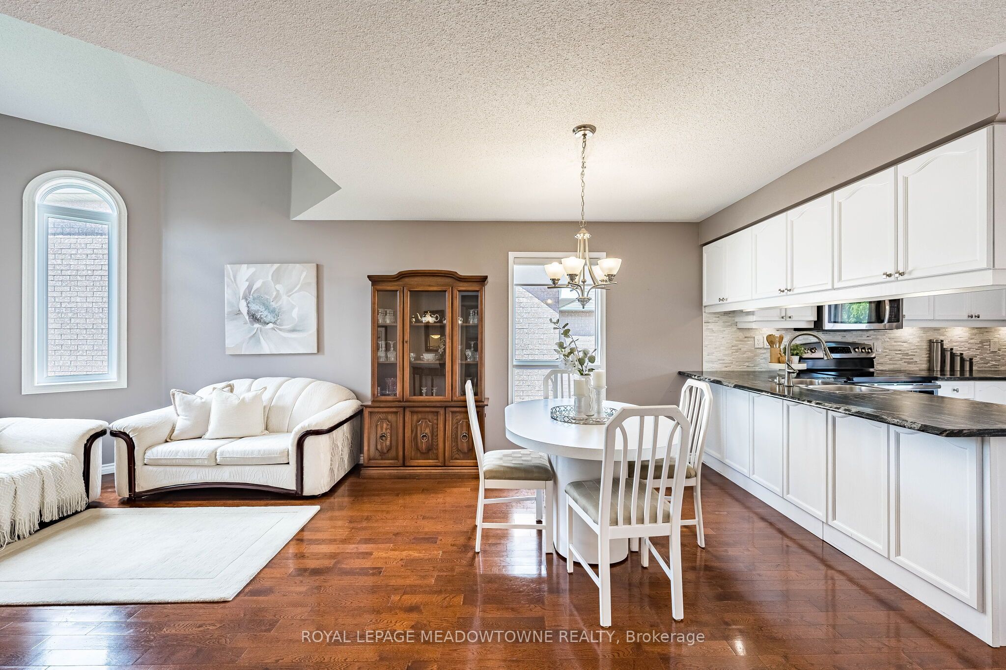 89 E Standish Street, Halton Hills, ON L7G 5W3 photo 4