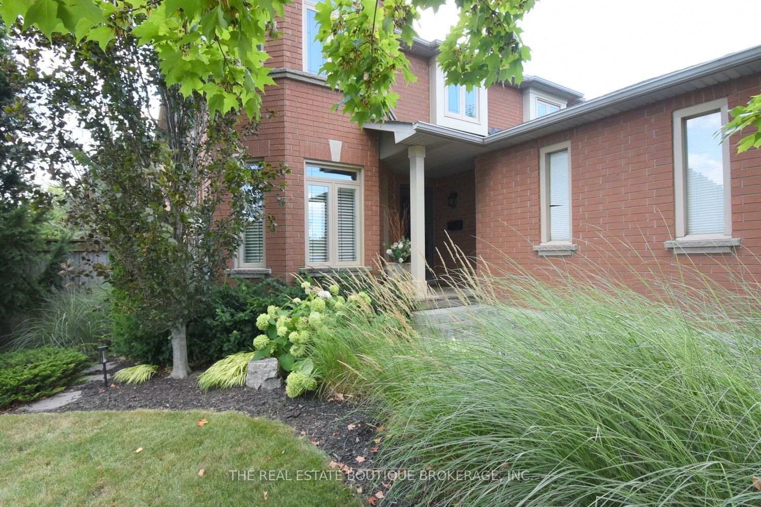 470 Amanda Crescent, Burlington, ON L7L 6H5 photo 2