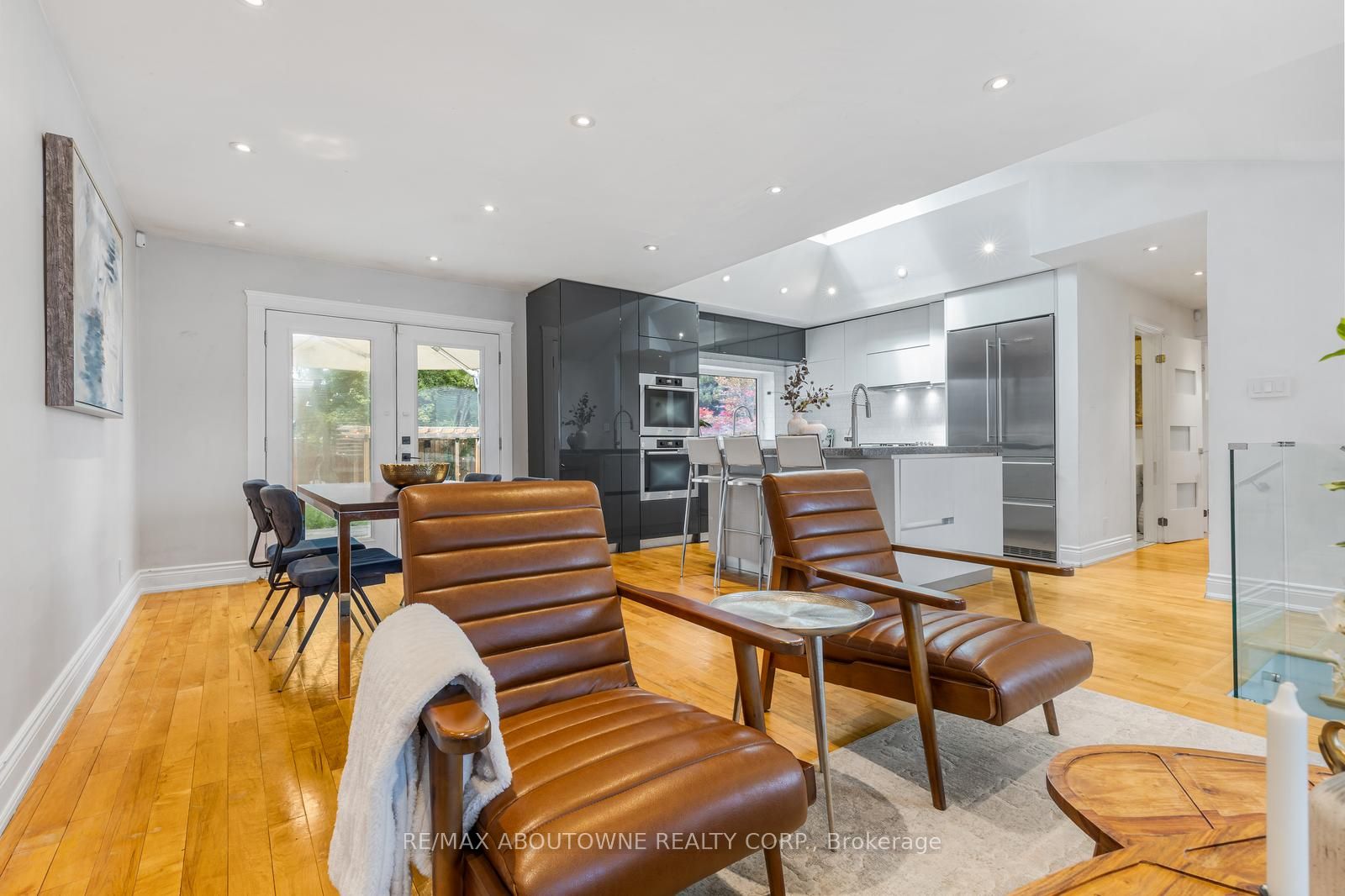 547 Pinegrove Road, Oakville, ON L6K 2C2 photo 5