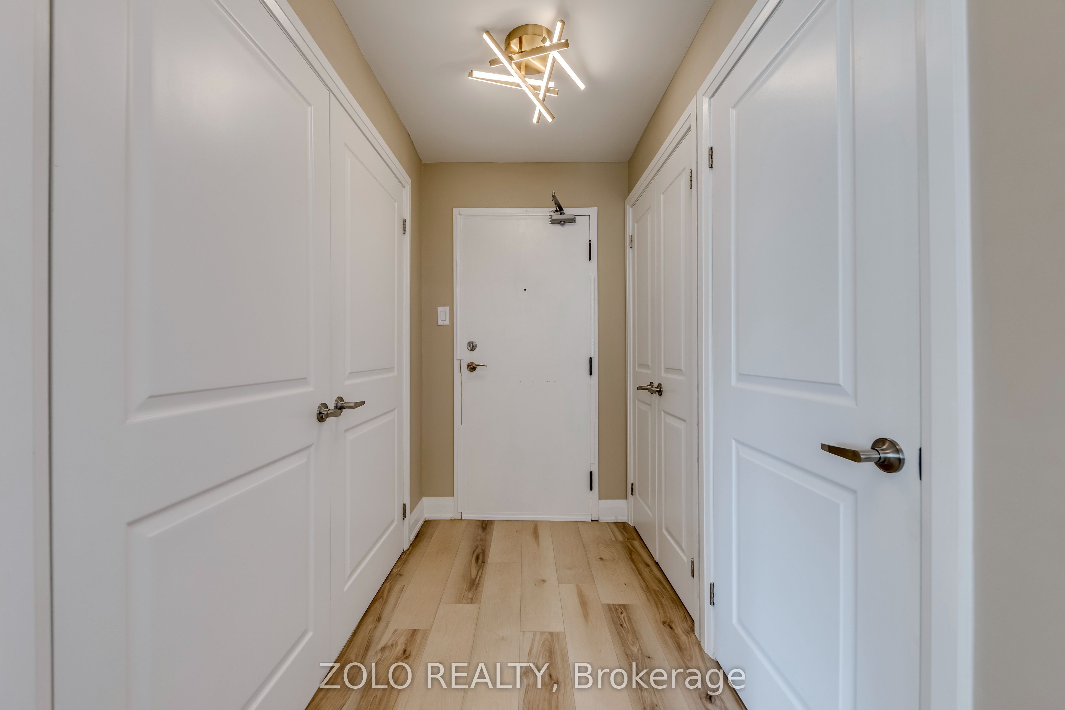 330 Rathburn Road W 908, Mississauga, ON L5B 3Y1 photo 5