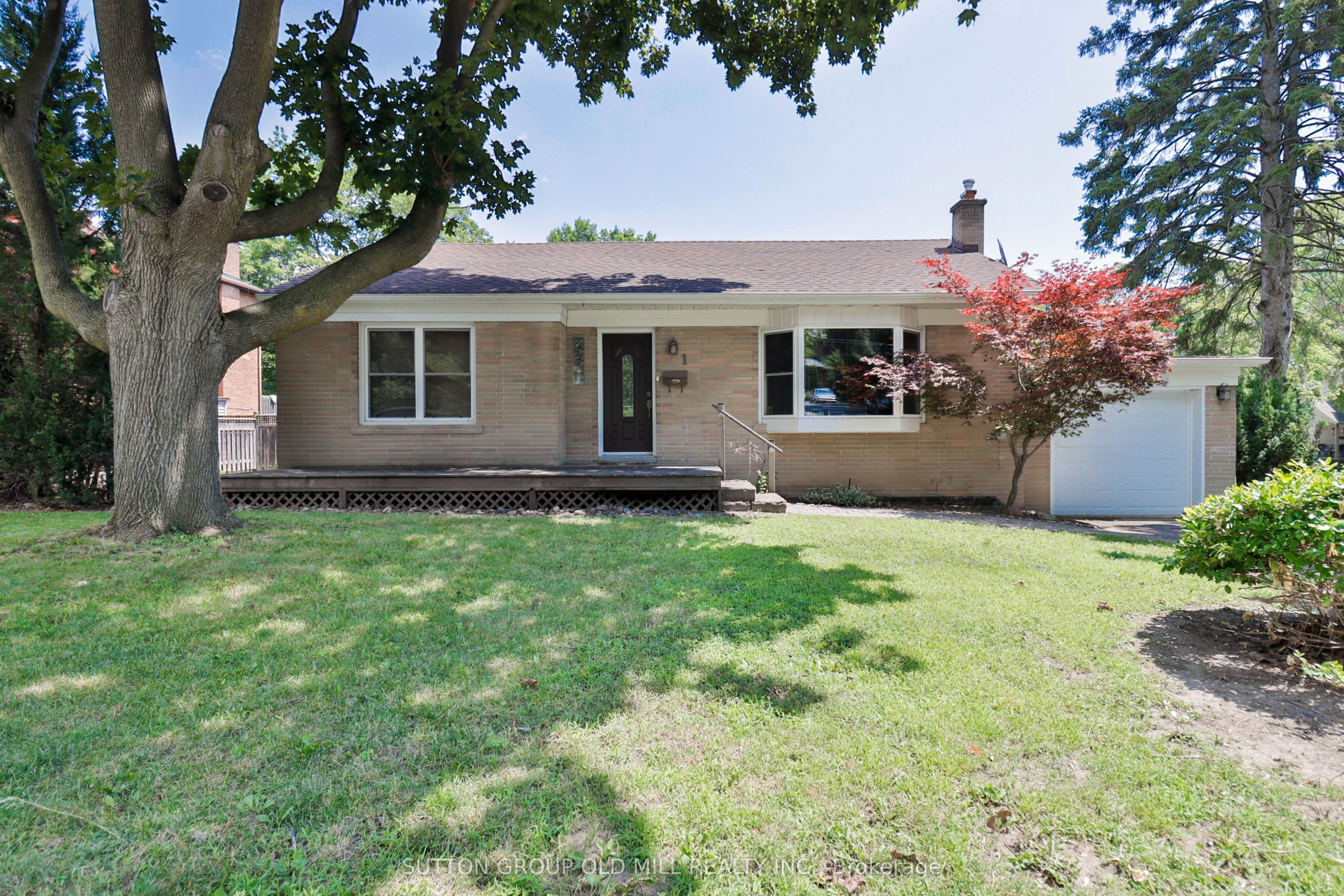1 Penhale Drive, Toronto, ON M9P 2X3