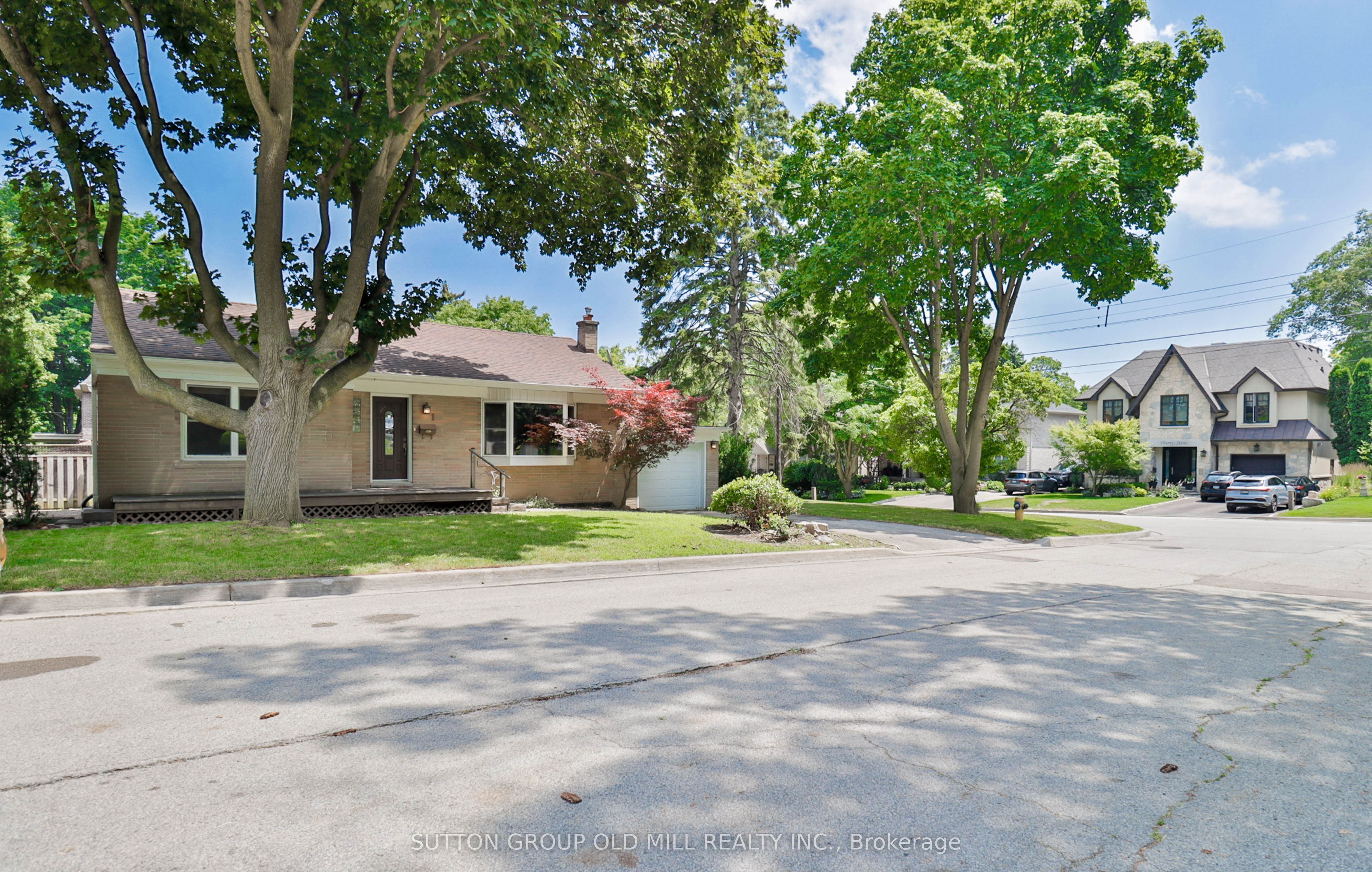 1 Penhale Drive, Toronto, ON M9P 2X3 photo 5