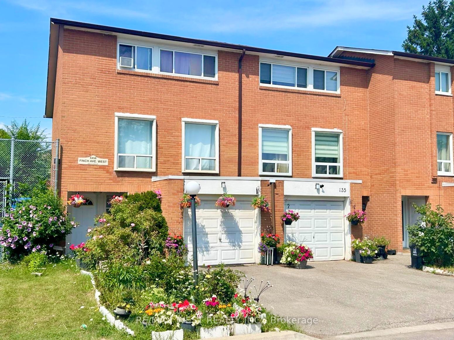 6458 Finch Avenue W 134, Toronto, ON M9V 1T4