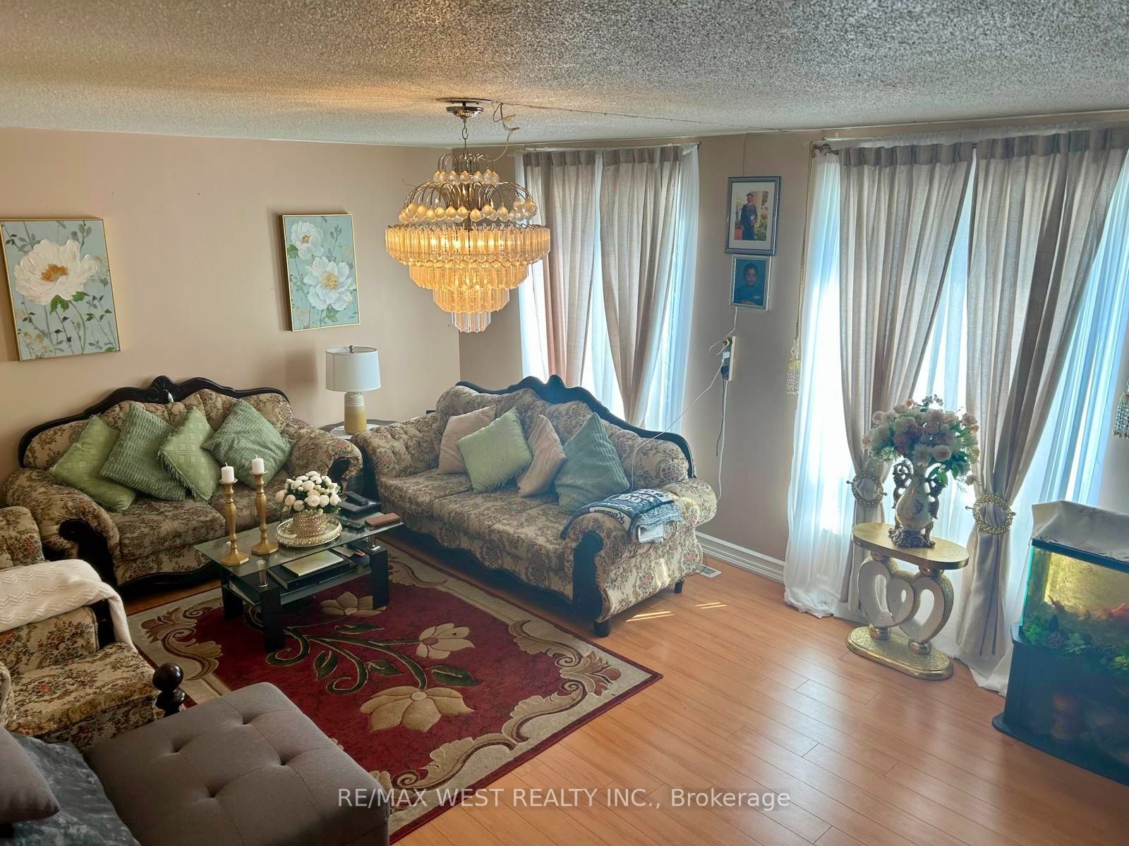 6458 Finch Avenue W 134, Toronto, ON M9V 1T4 photo 4