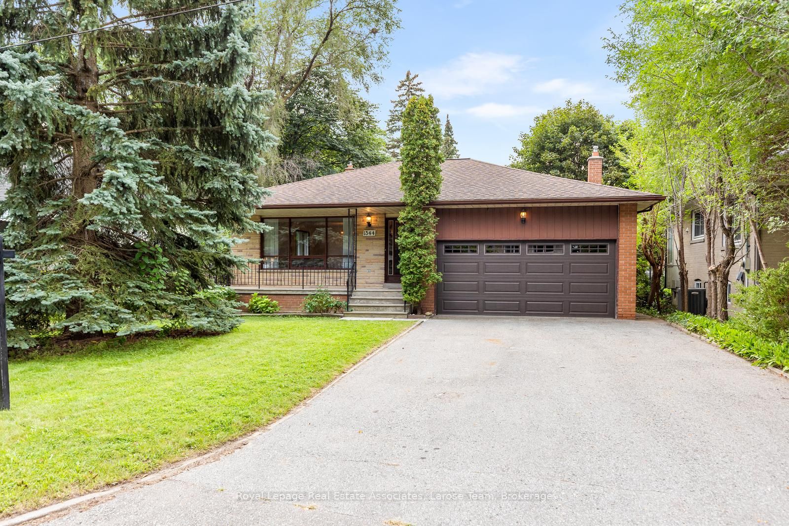 1344 Kenmuir Avenue, Mississauga, ON L5G 4B4