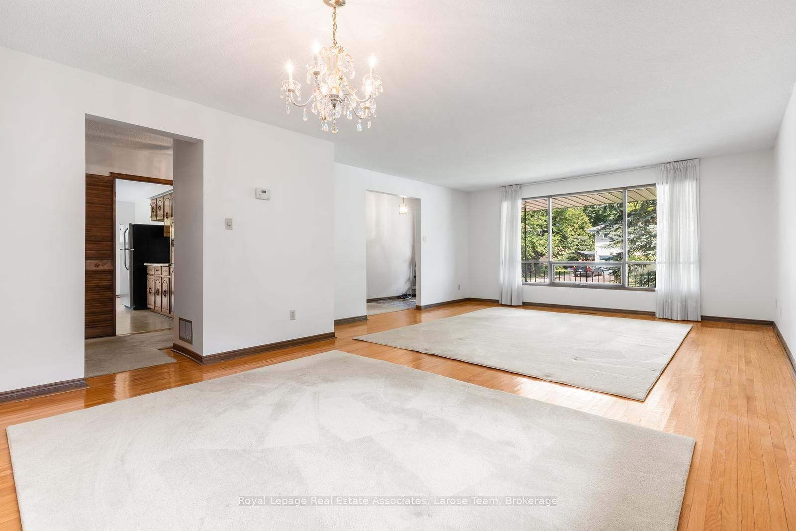 1344 Kenmuir Avenue, Mississauga, ON L5G 4B4 photo 3