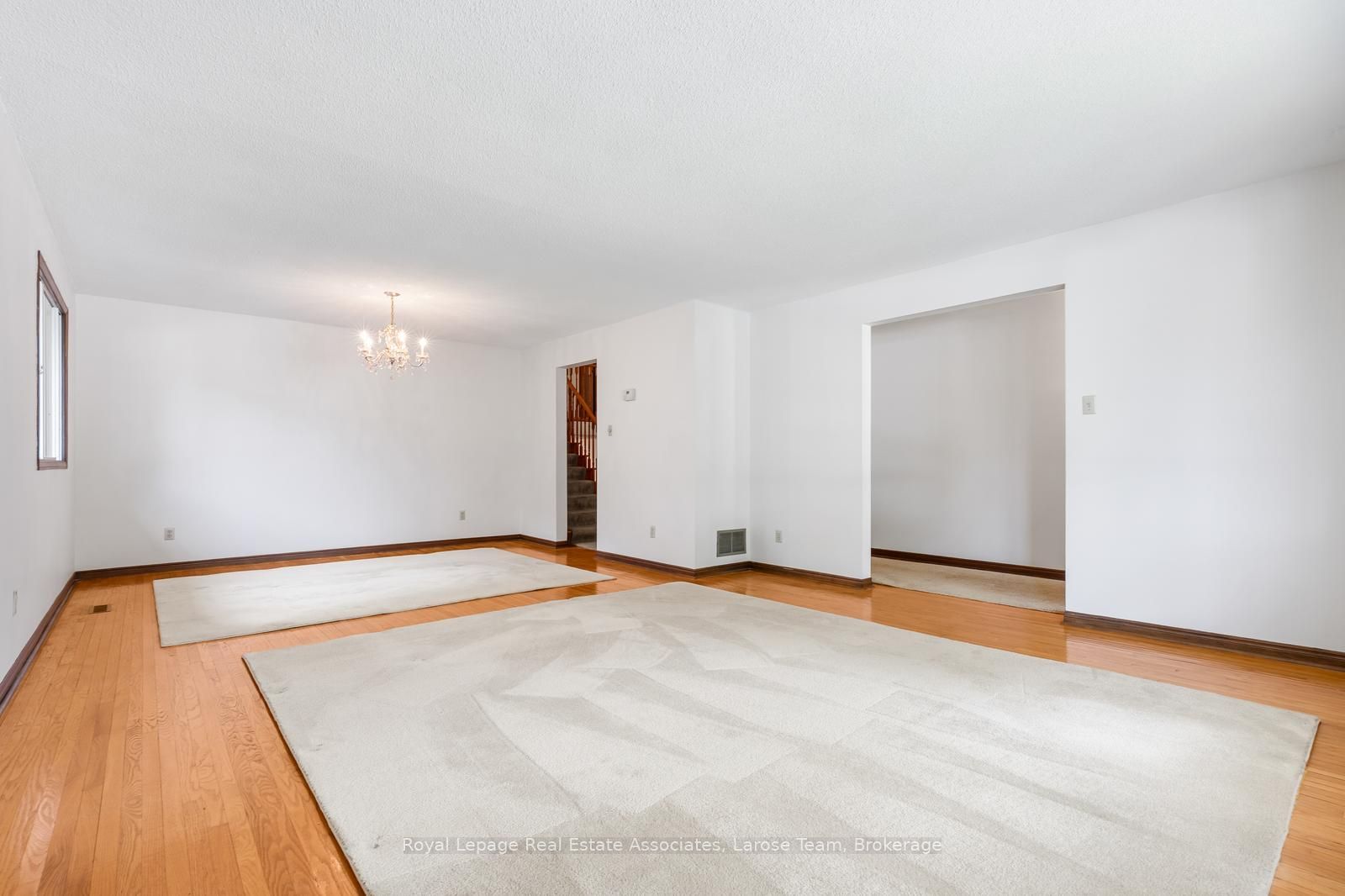 1344 Kenmuir Avenue, Mississauga, ON L5G 4B4 photo 4