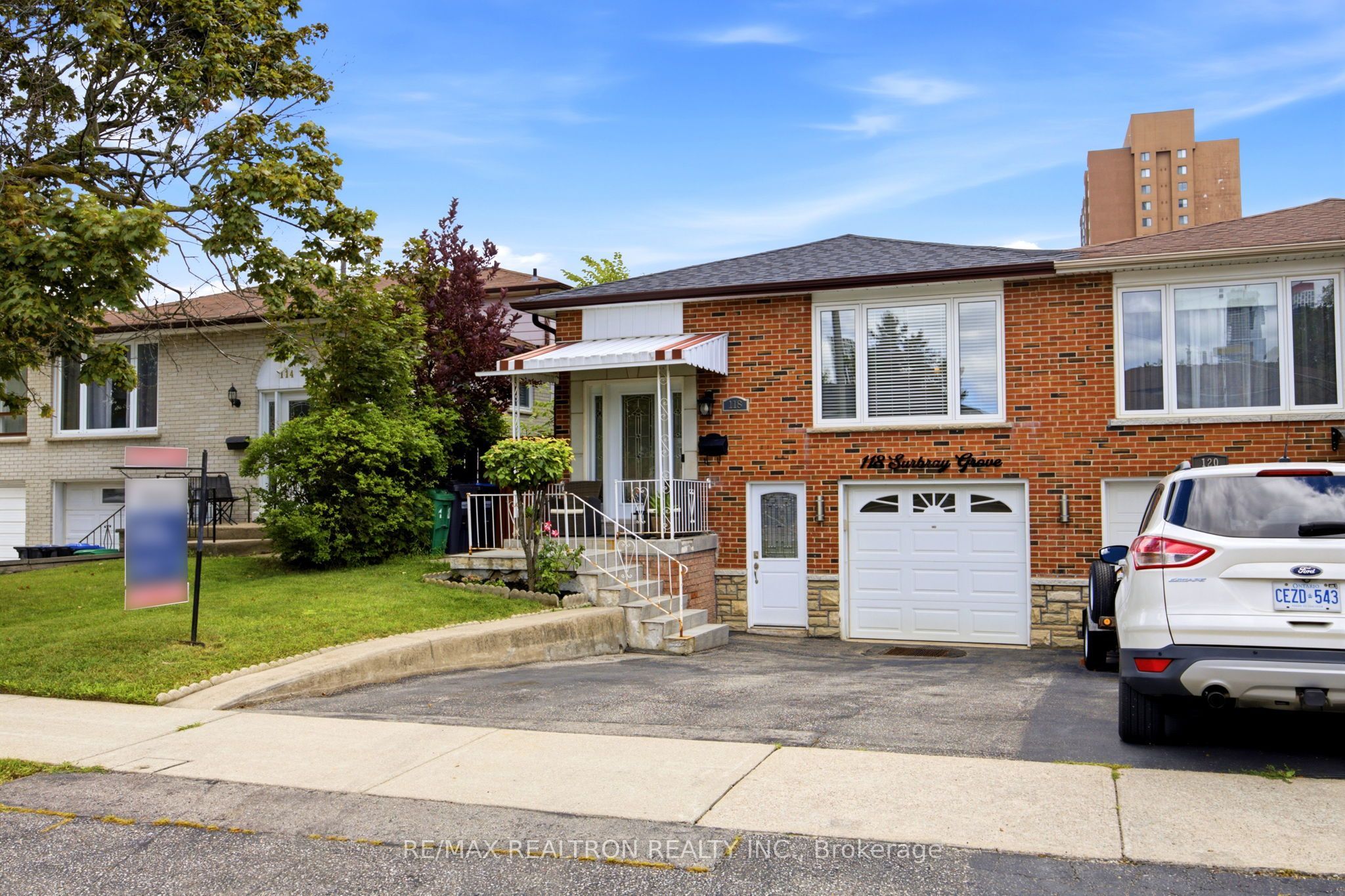 118 Surbray Grove, Mississauga, ON L5B 2E1