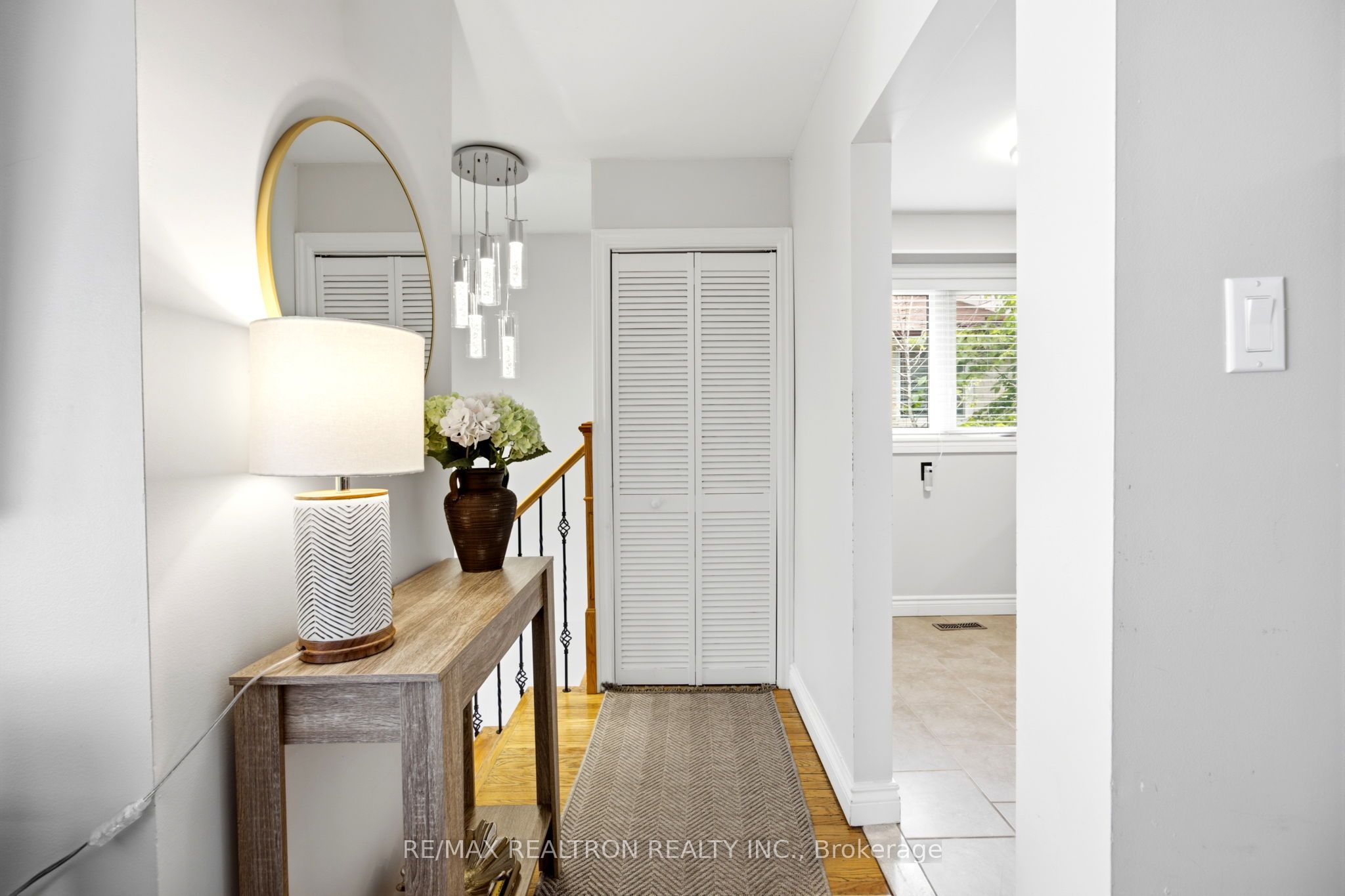 118 Surbray Grove, Mississauga, ON L5B 2E1 photo 3