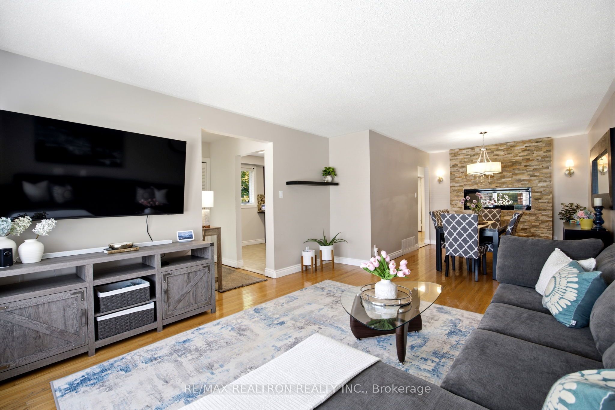 118 Surbray Grove, Mississauga, ON L5B 2E1 photo 5