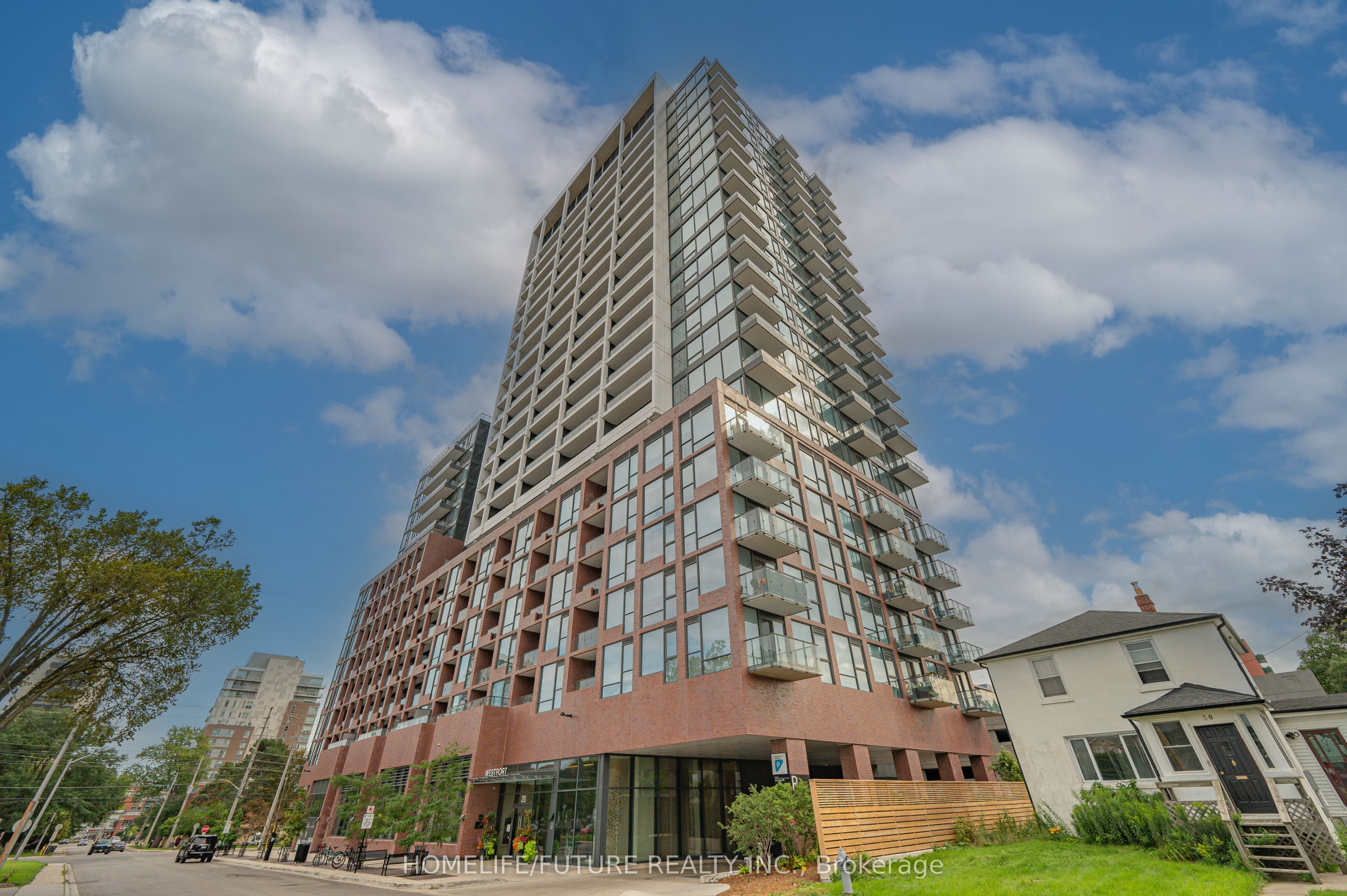 28 Ann Street 208, Mississauga, ON L5G 0E1 photo 2