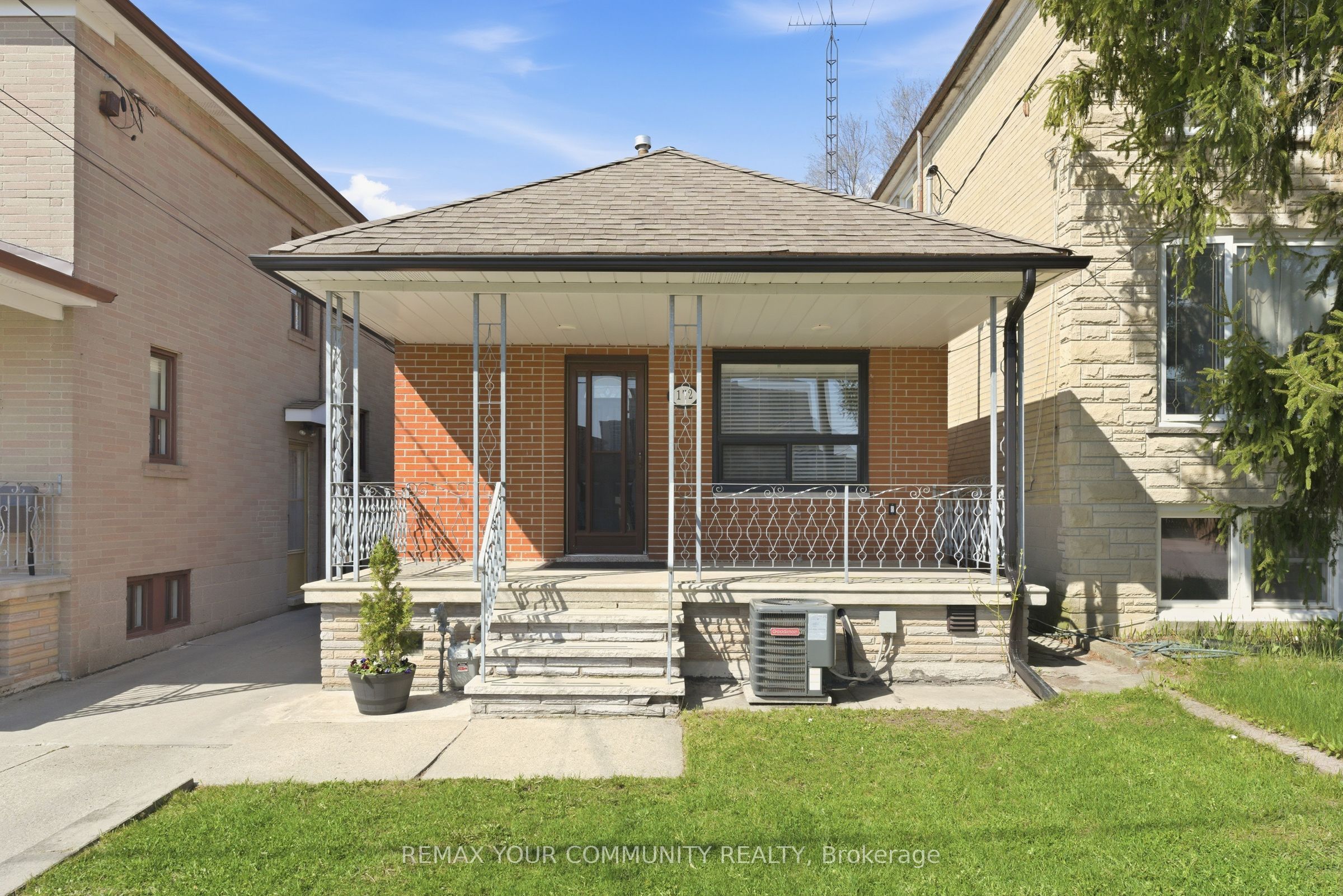 172 Times Road, Toronto, ON M6B 3M6 photo 2
