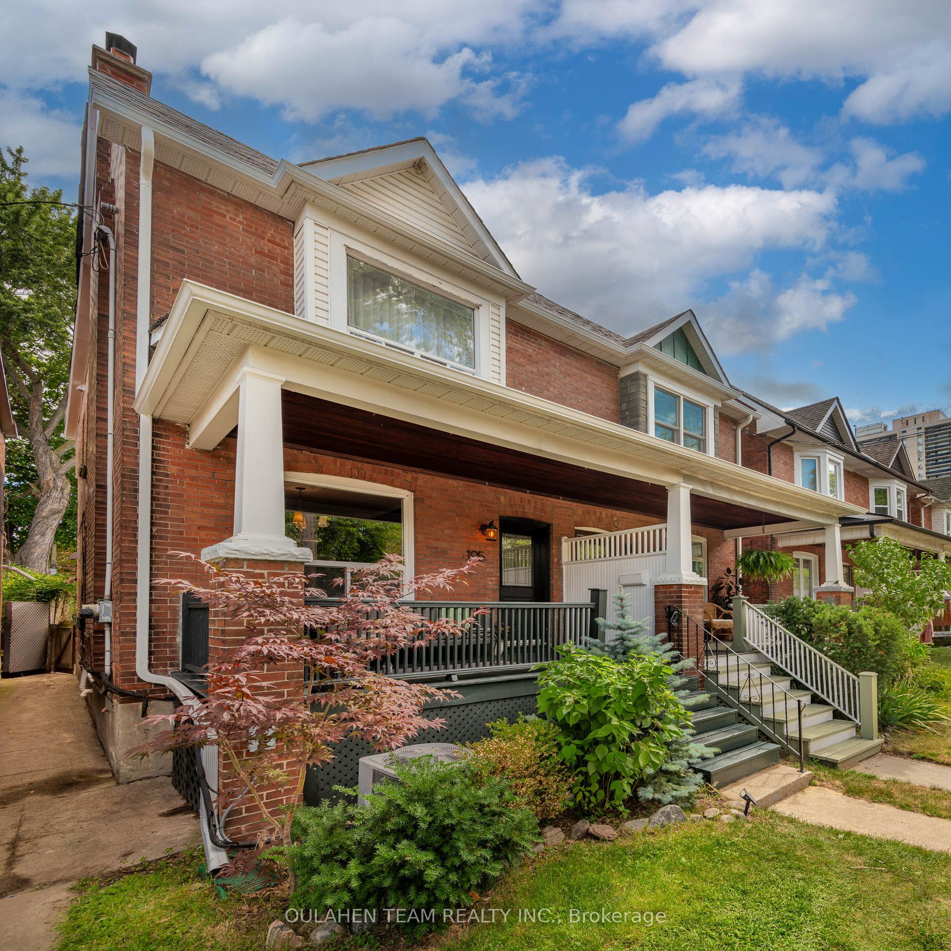 195 Pacific Avenue, Toronto, ON M6P 2P6