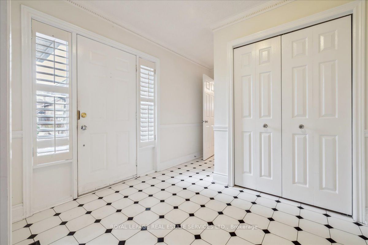 172 River Oaks Boulevard E, Oakville, ON L6H 5N7 photo 3