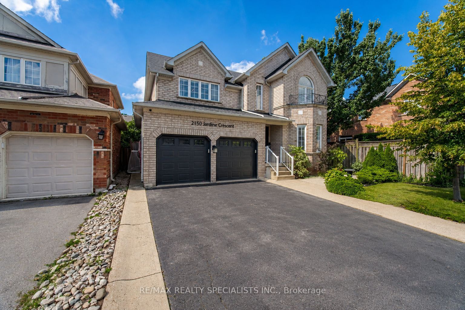 2150 Jardine Crescent, Burlington, ON L7L 7K1 photo 2