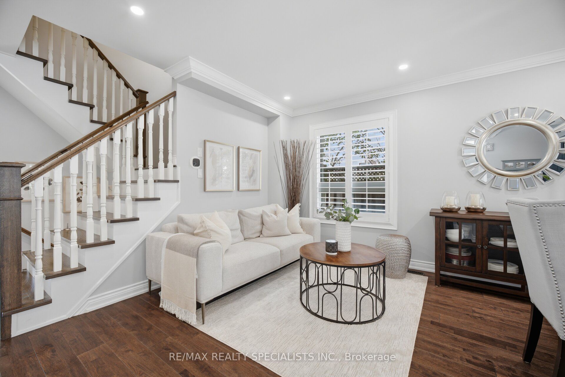 2150 Jardine Crescent, Burlington, ON L7L 7K1 photo 3
