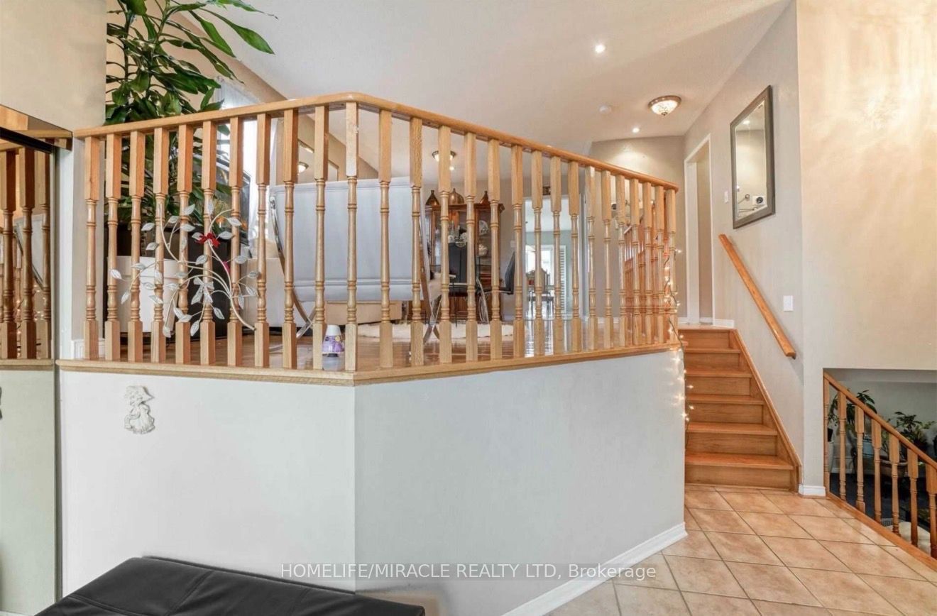 216 Van Scott Drive, Brampton, ON L7A 1V9 photo 4