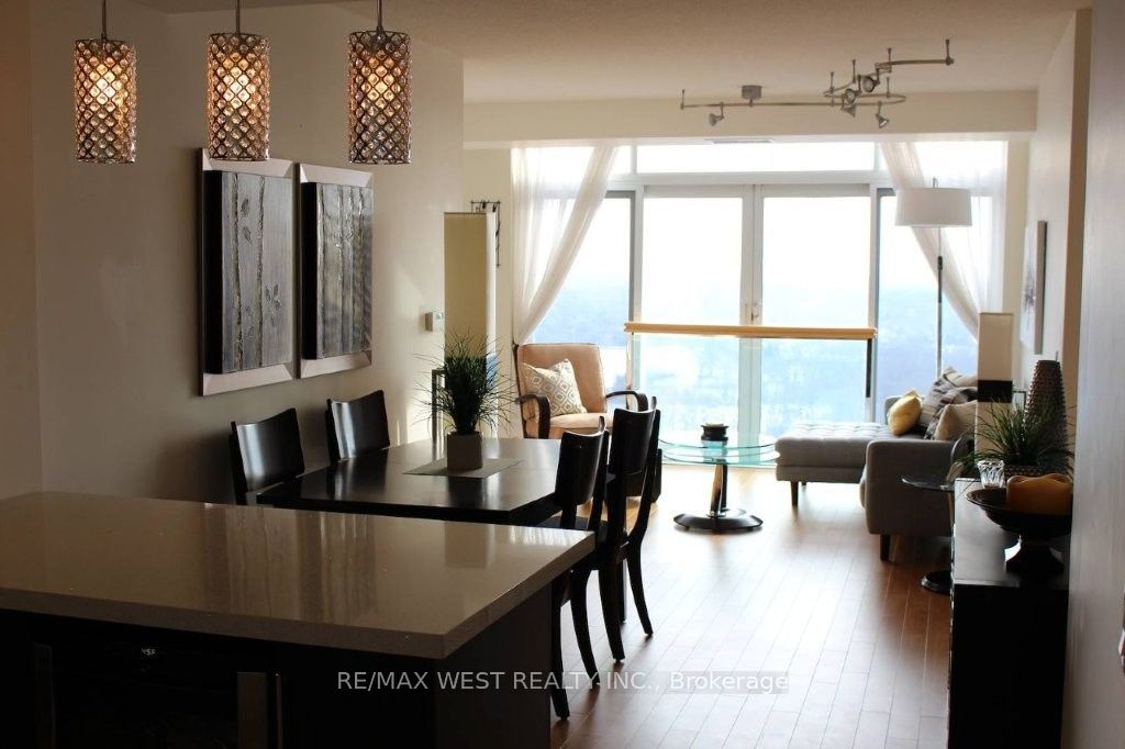 200 Burnhamthorpe Road E 1606, Mississauga, ON L5A 4L4 photo 4