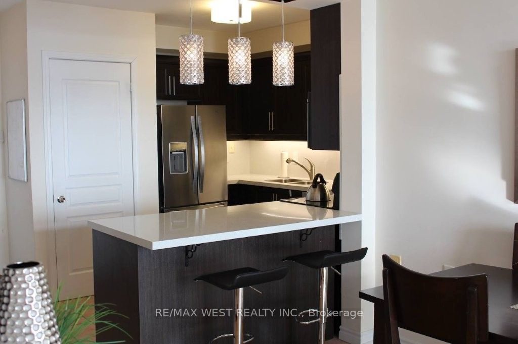200 Burnhamthorpe Road E 1606, Mississauga, ON L5A 4L4 photo 5