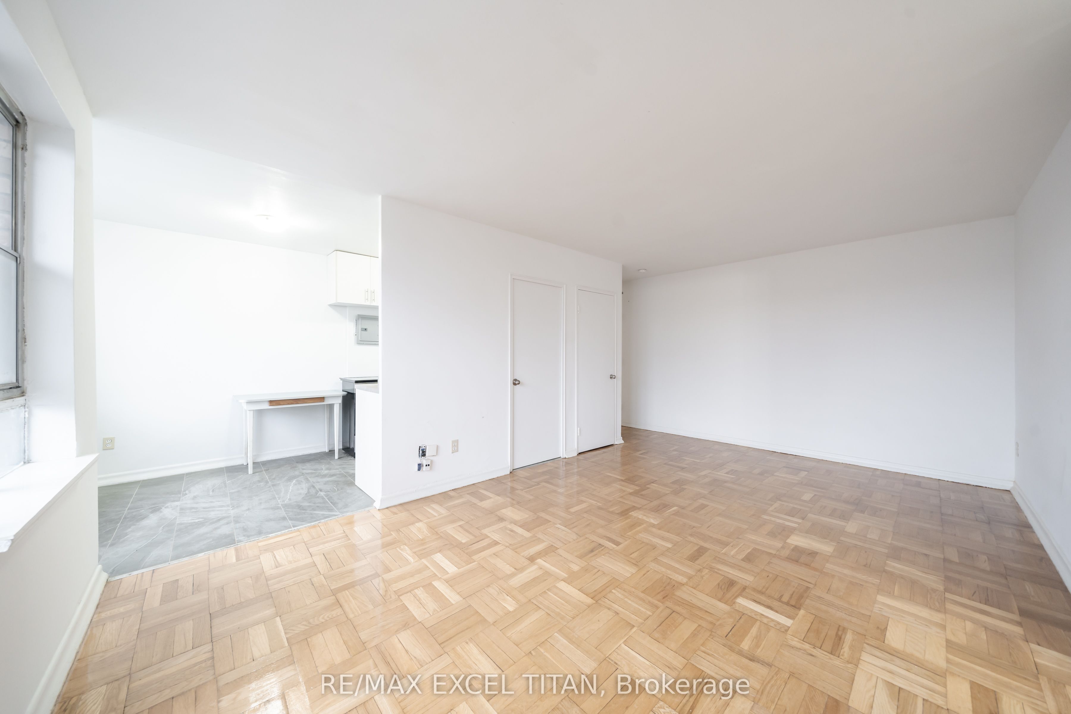 2507 Eglinton Avenue W 103, Toronto, ON M6M 1S9 photo 5