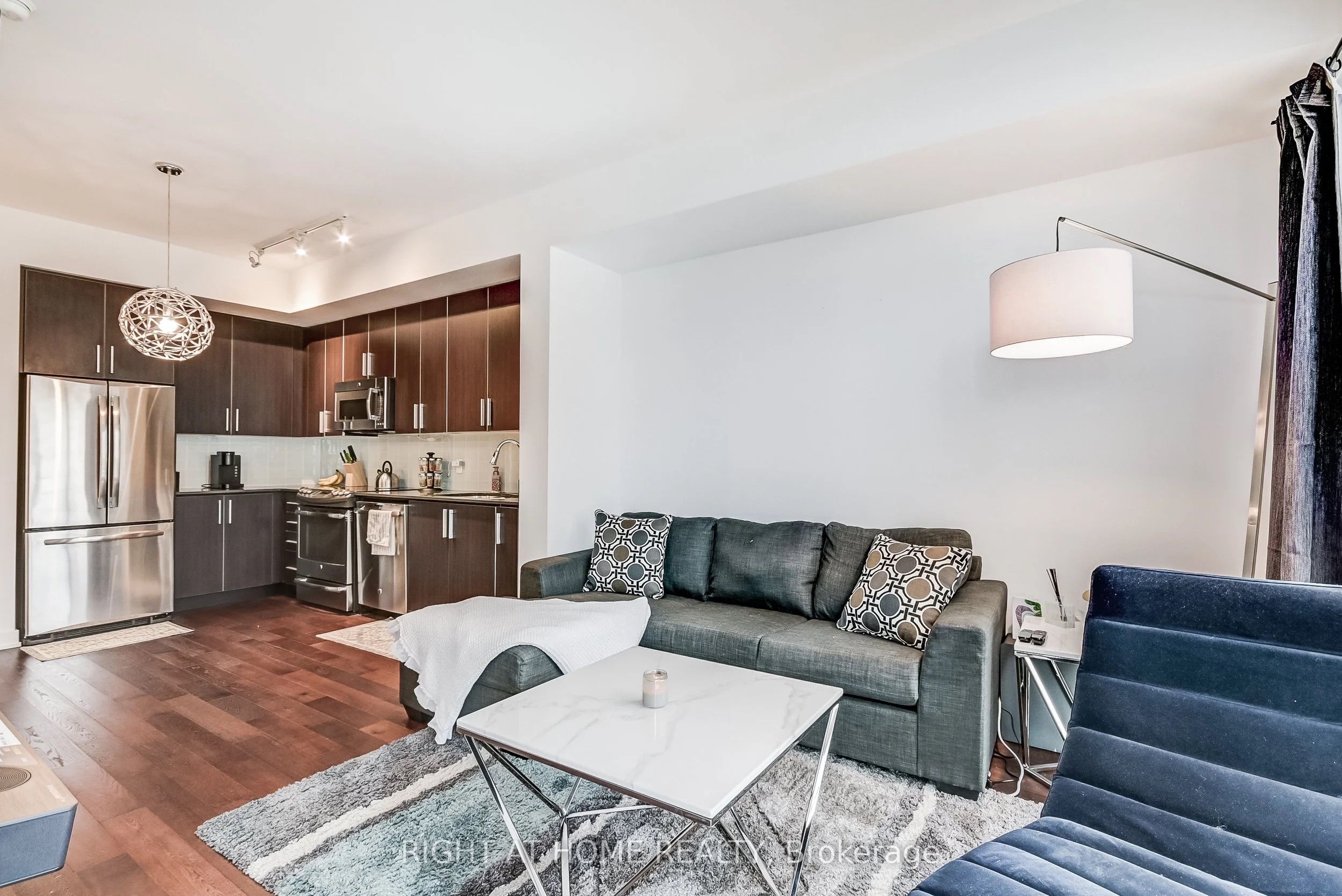 2212 Lake Shore Boulevard W 2710, Toronto, ON M8V 0C2 photo 5