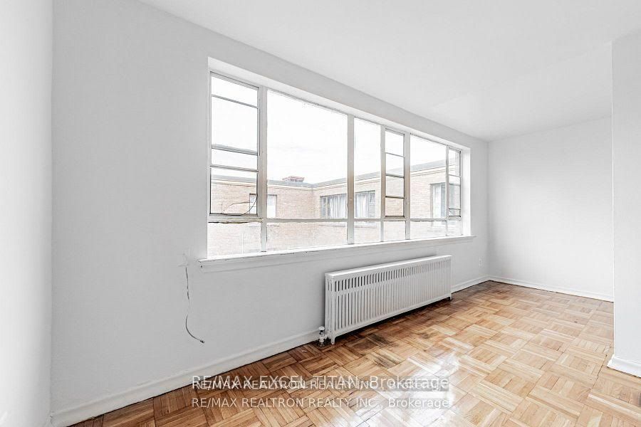 2515 Eglinton Avenue W G4, Toronto, ON M6M 1T2 photo 3