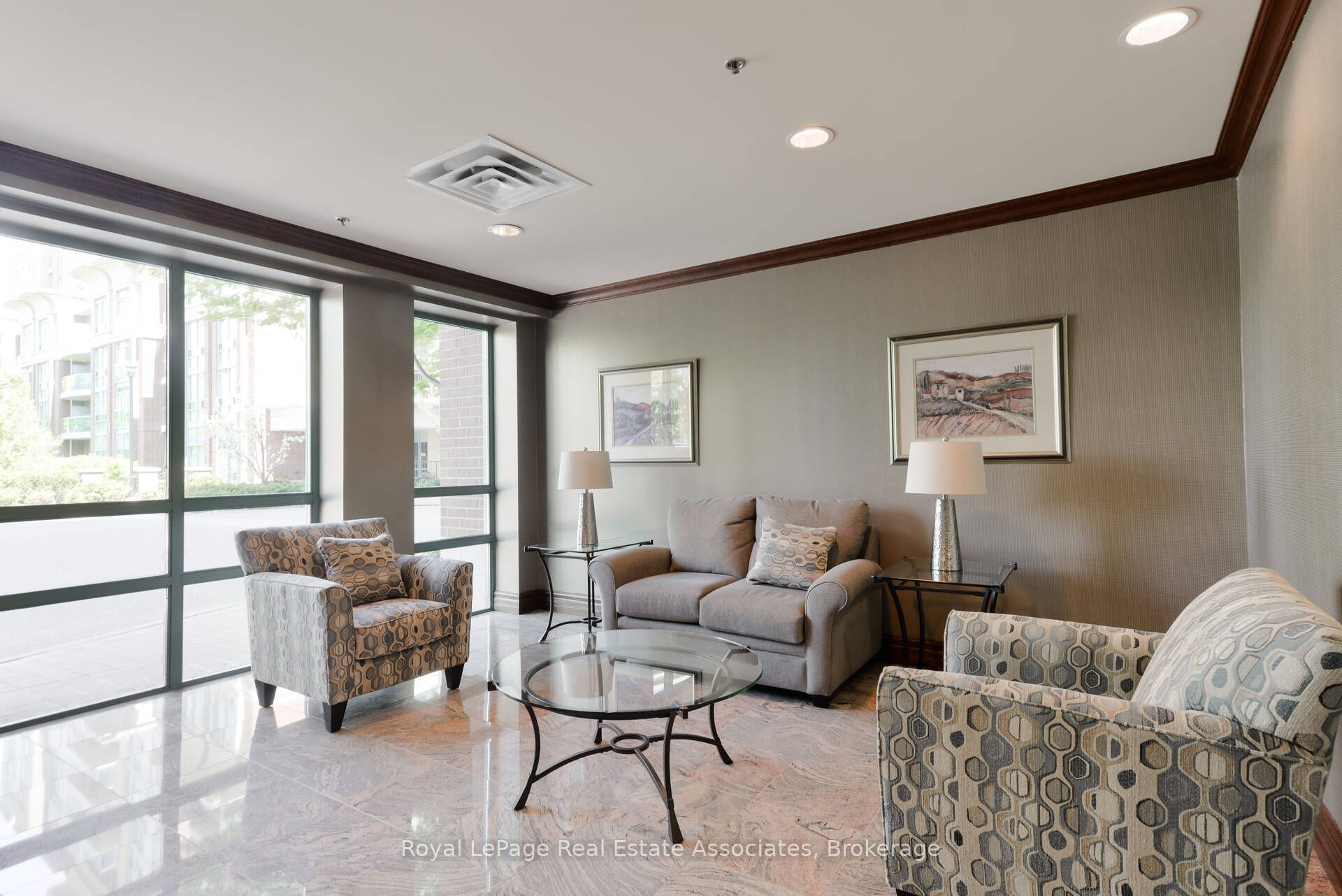 11 Michael Power Place 306, Toronto, ON M9A 5G3 photo 4