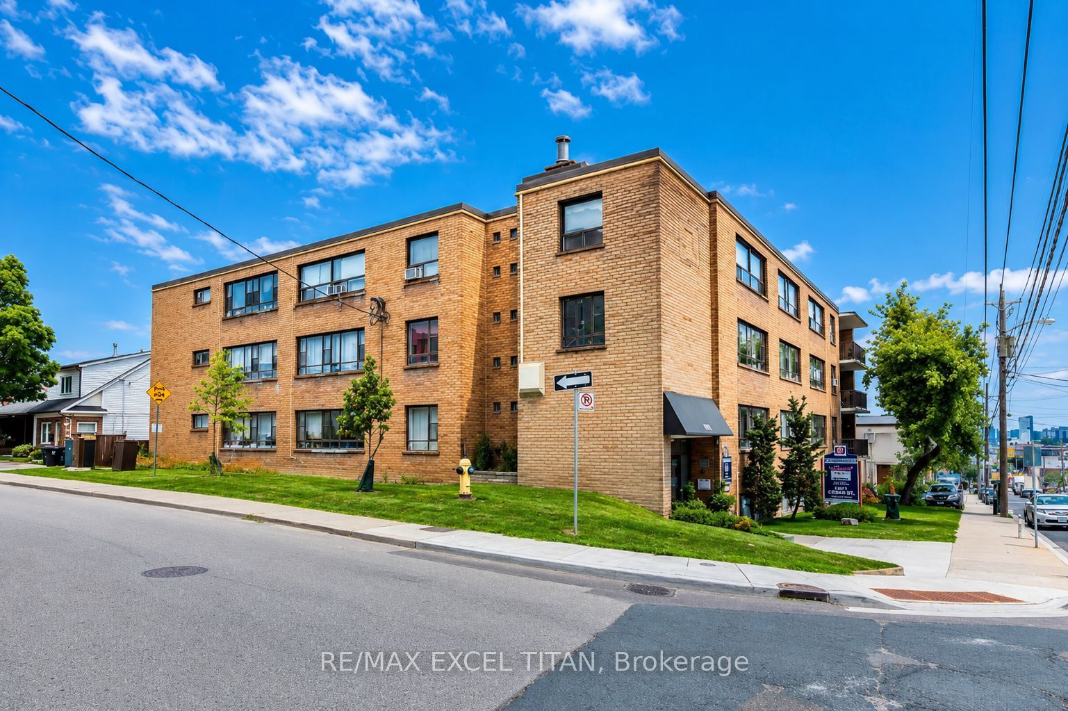 2515 Eglinton Avenue W 308, Toronto, ON M6M 1T2