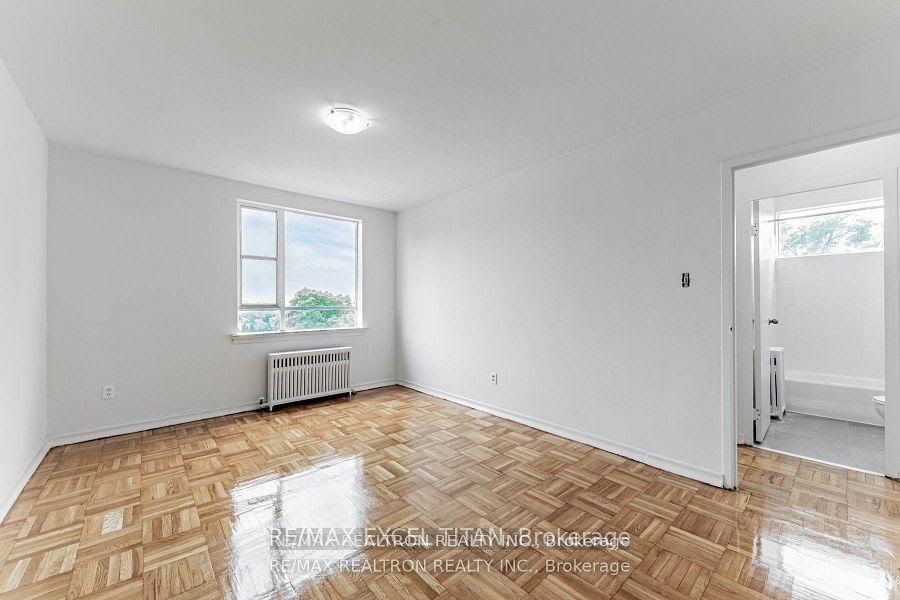 2515 Eglinton Avenue W 308, Toronto, ON M6M 1T2 photo 5