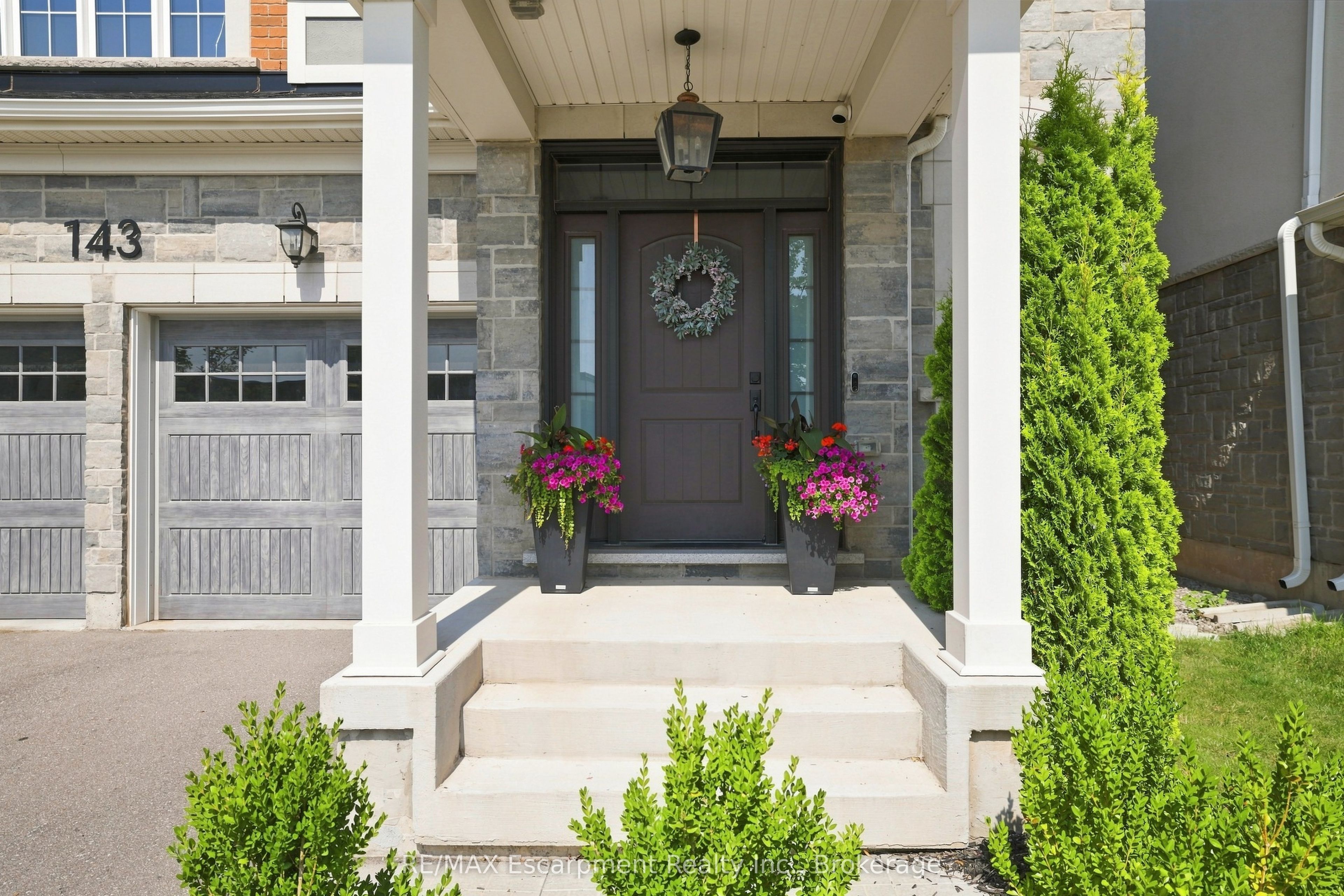 143 Threshing Mill Boulevard, Oakville, ON L6H 0V5 photo 3