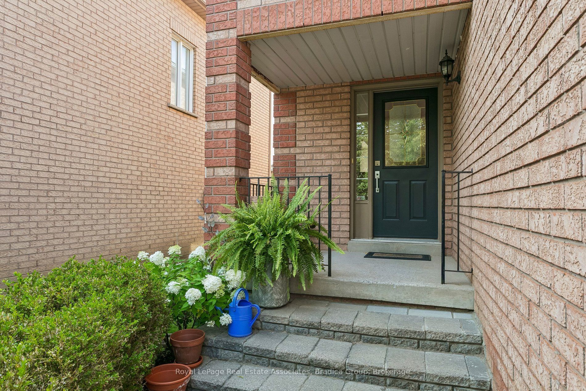 3837 Forest Bluff Crescent, Mississauga, ON L5N 7V1 photo 5