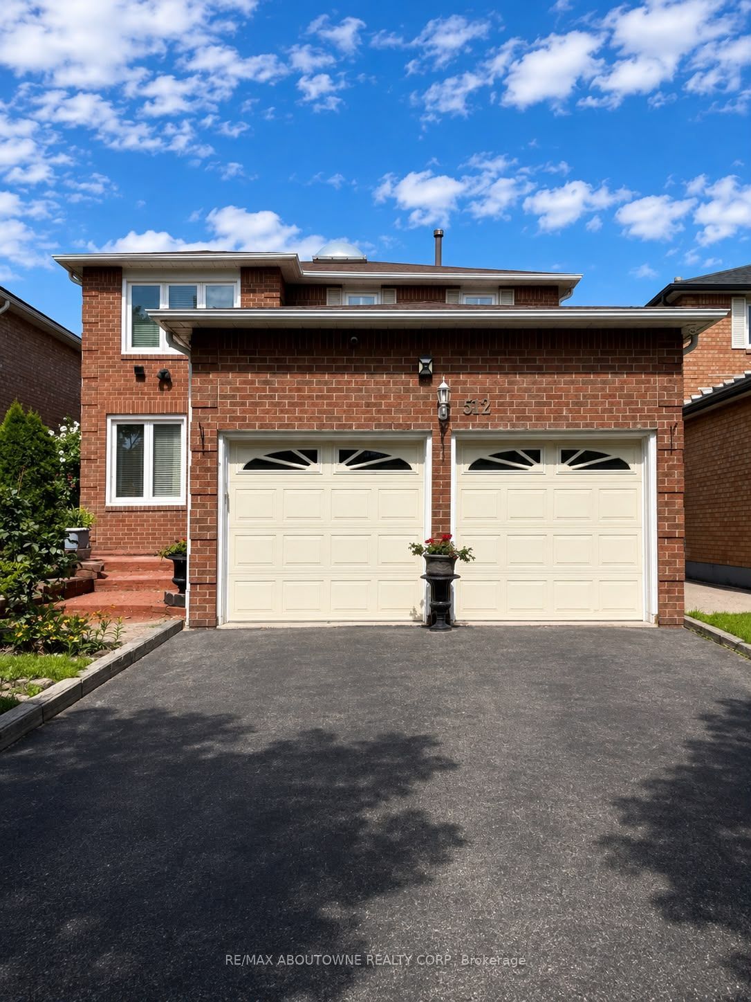 512 Chieftan Circle, Mississauga, ON L4Z 3A3