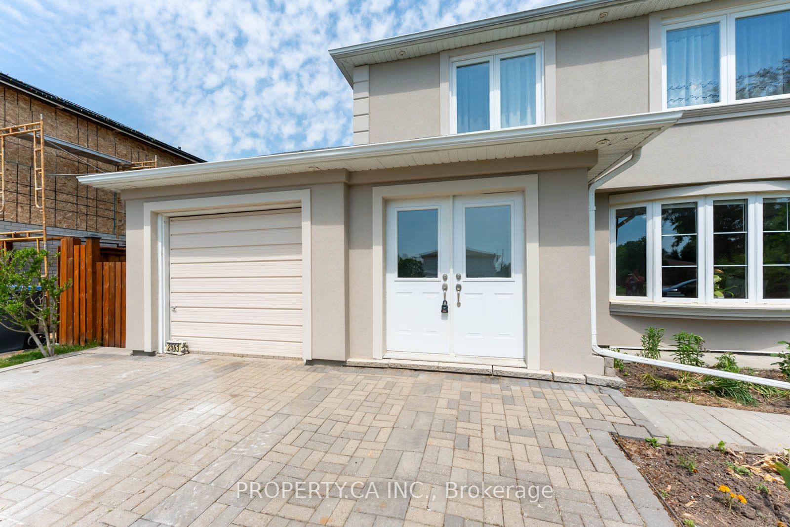 2563 Bromsgrove Road W, Mississauga, ON L5J 1M1 photo 2