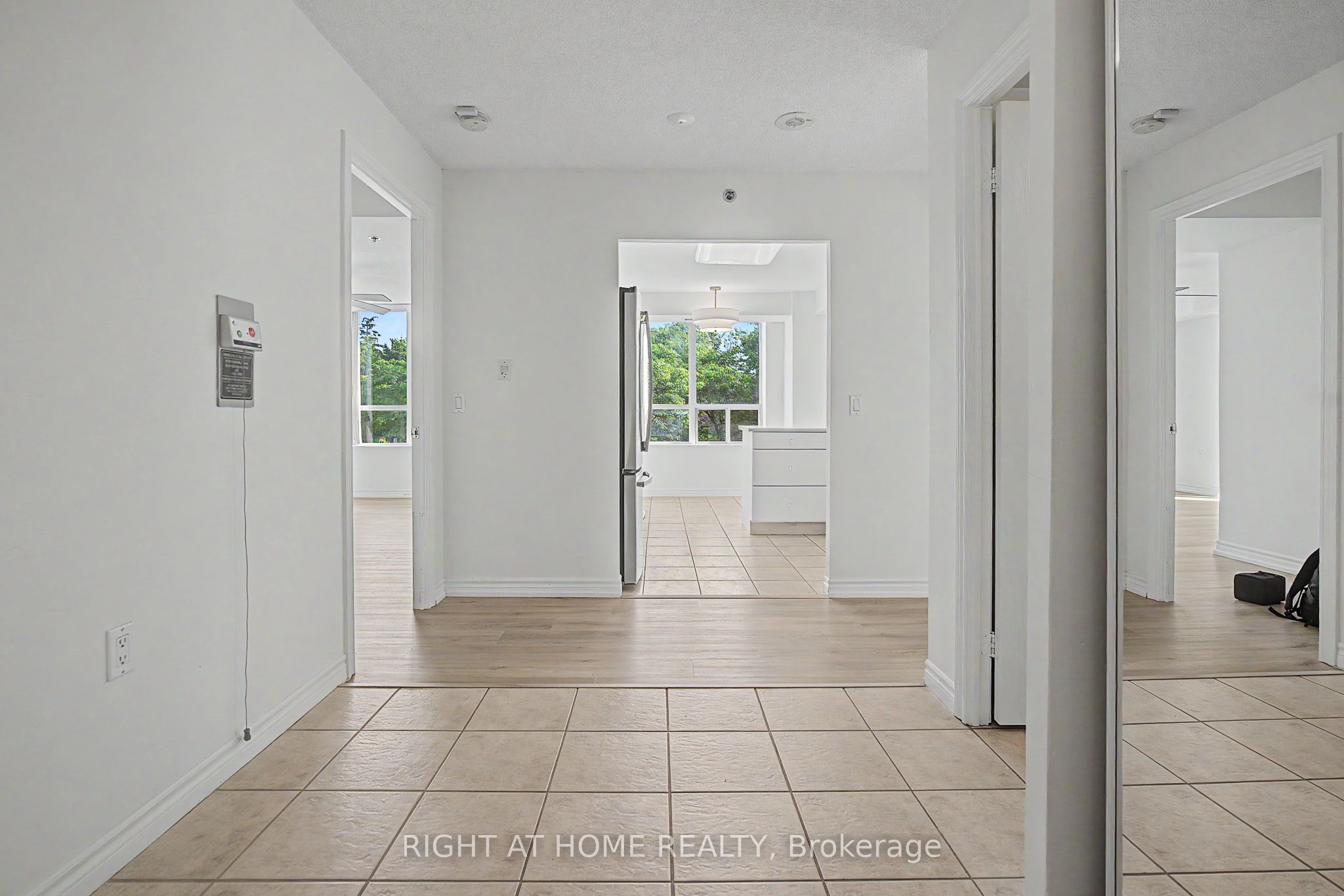 100 Burloak Drive 1213, Burlington, ON L7L 6P6 photo 4