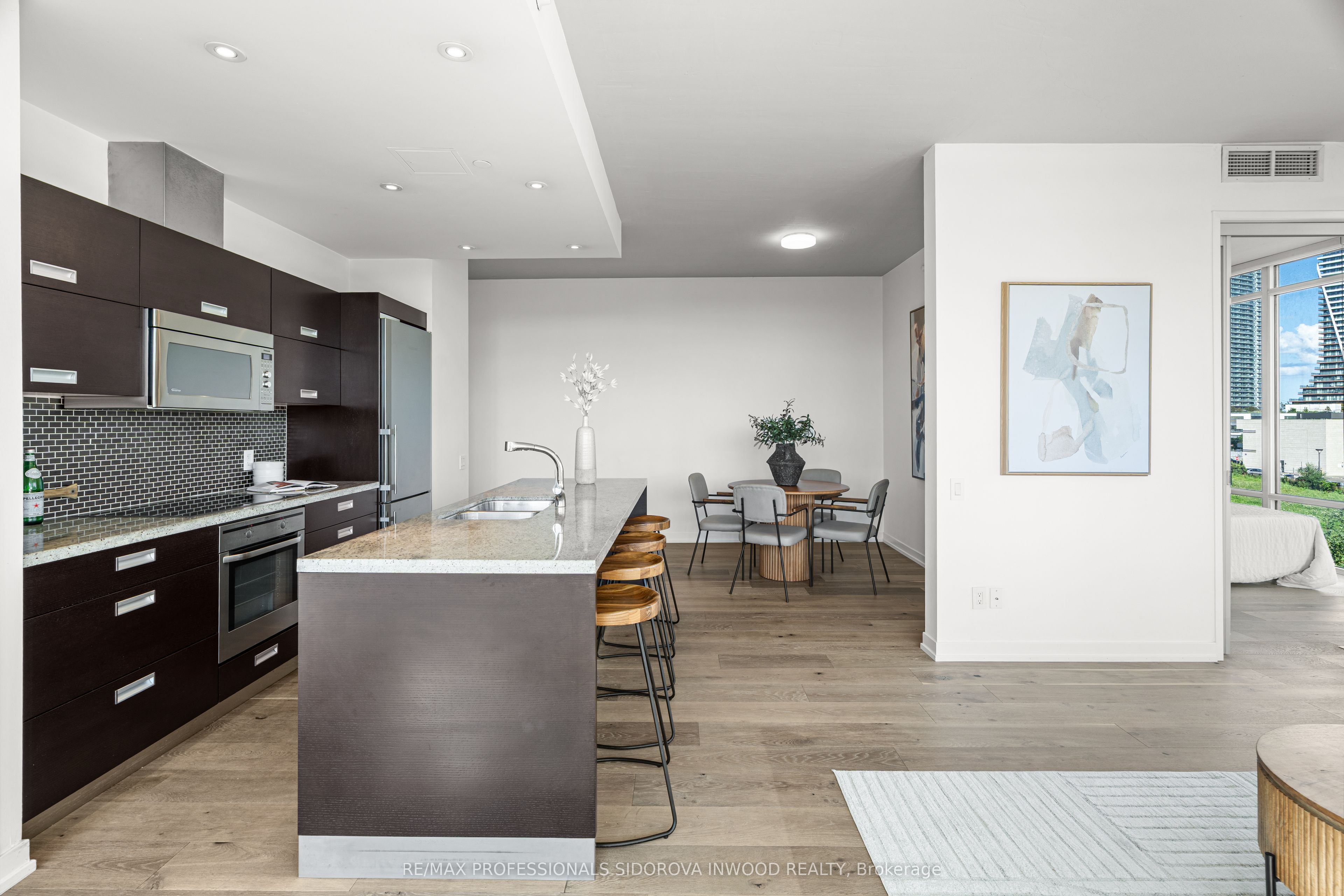88 Park Lawn Road 305, Toronto, ON M8Y 0B5 photo 4