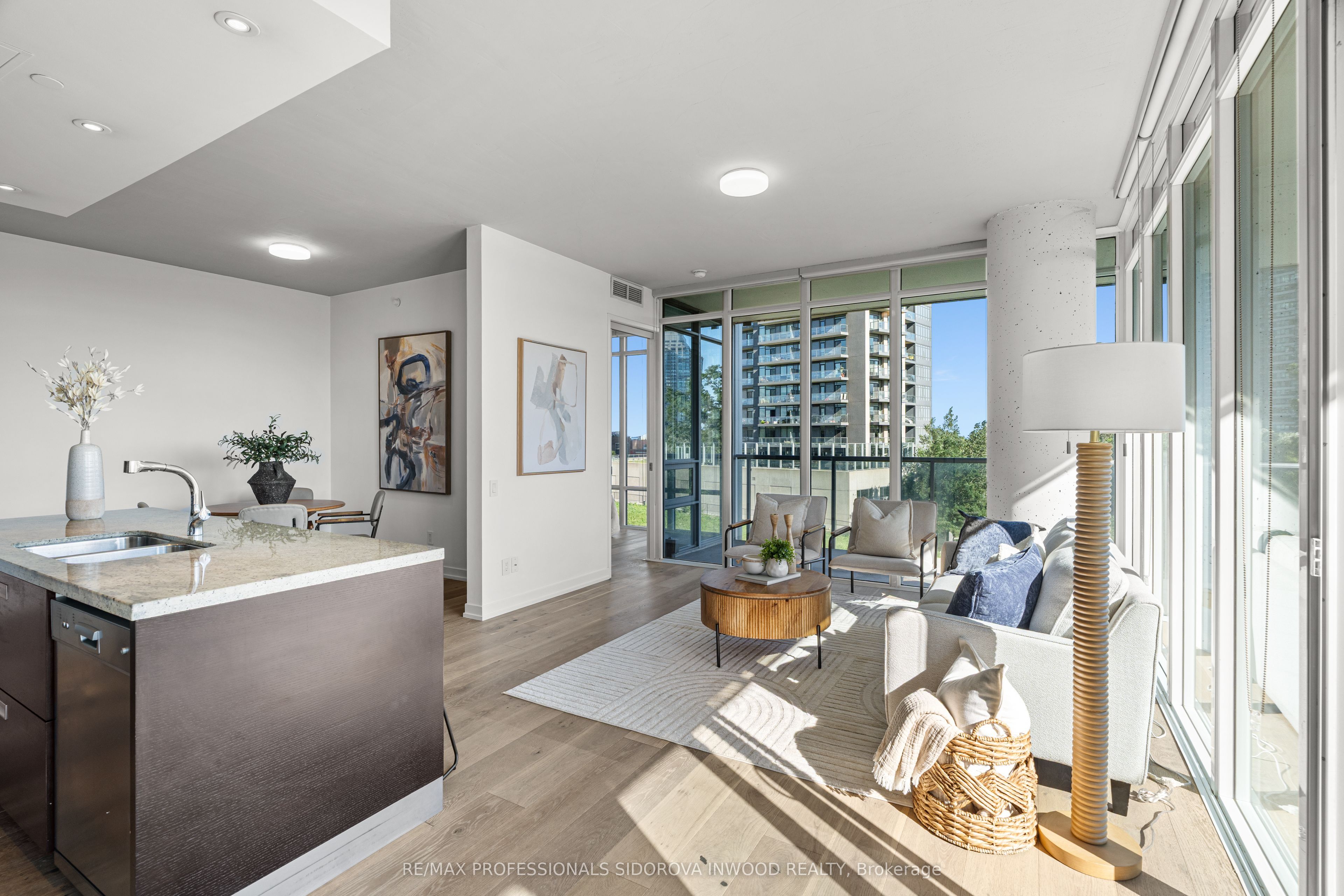 88 Park Lawn Road 305, Toronto, ON M8Y 0B5 photo 5