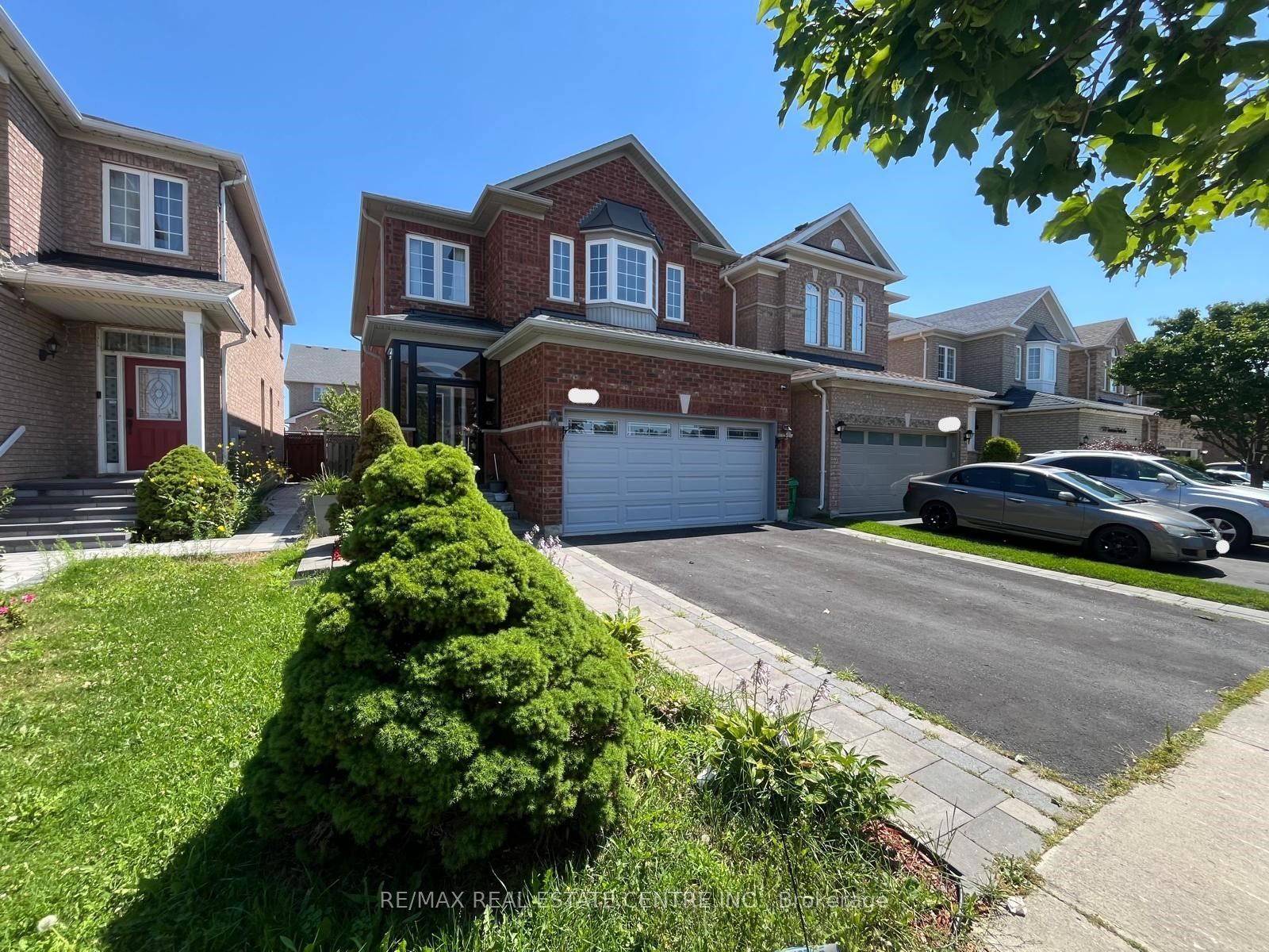3570 Fountain Park Avenue, Mississauga, ON L5M 7G1 photo 2