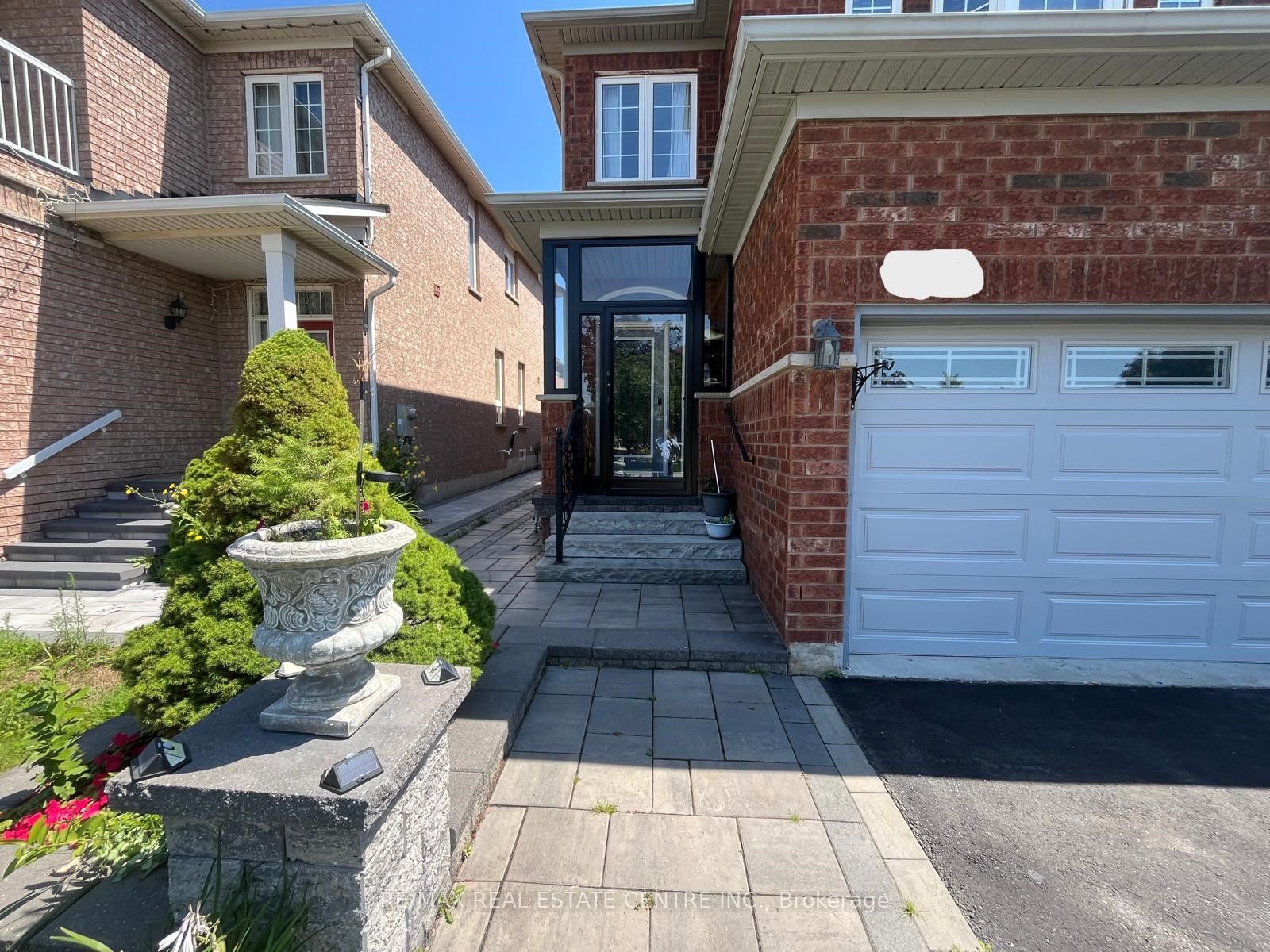 3570 Fountain Park Avenue, Mississauga, ON L5M 7G1 photo 3