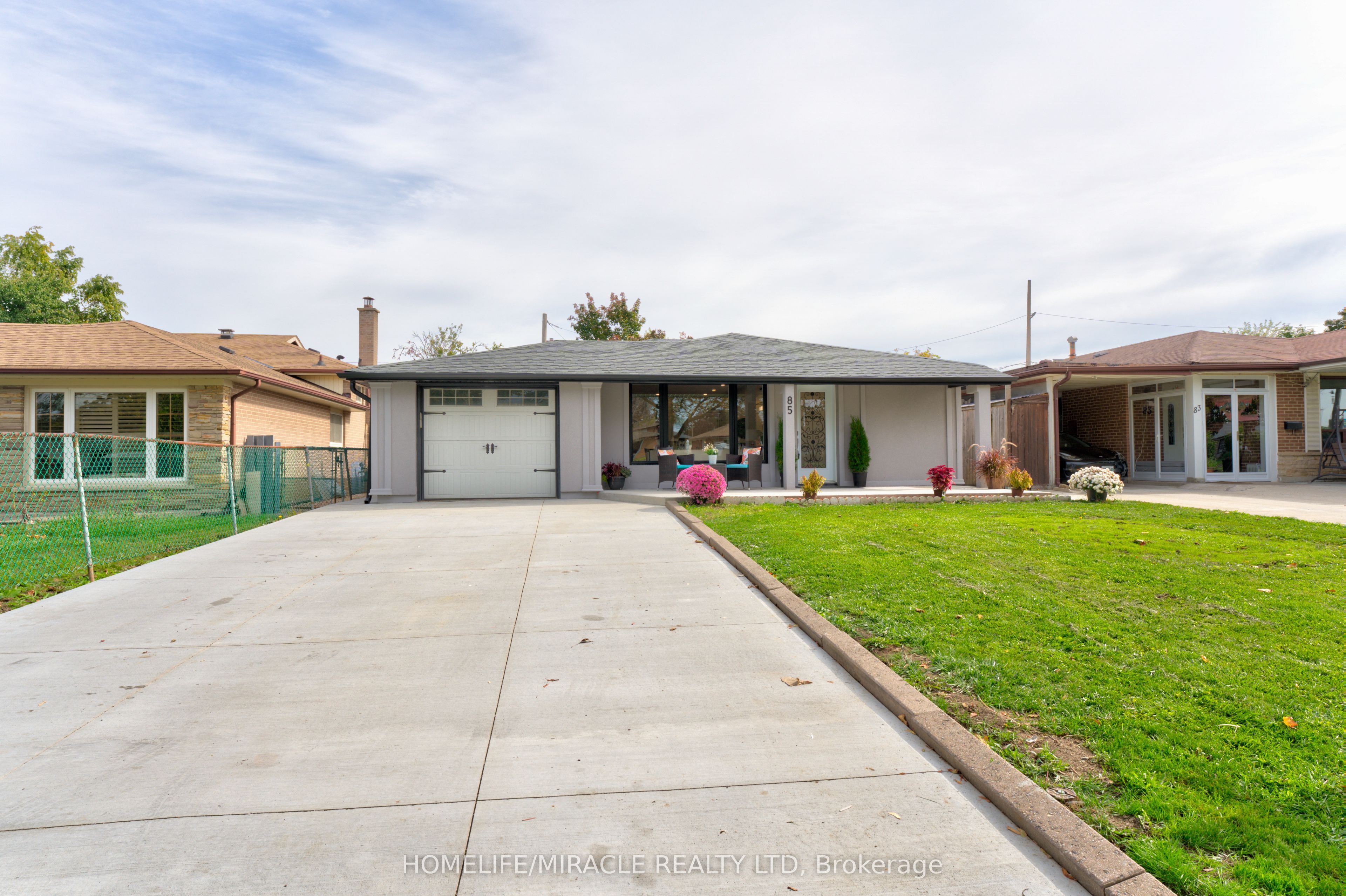 85 Silverstone Drive, Toronto, ON M9V 3G4
