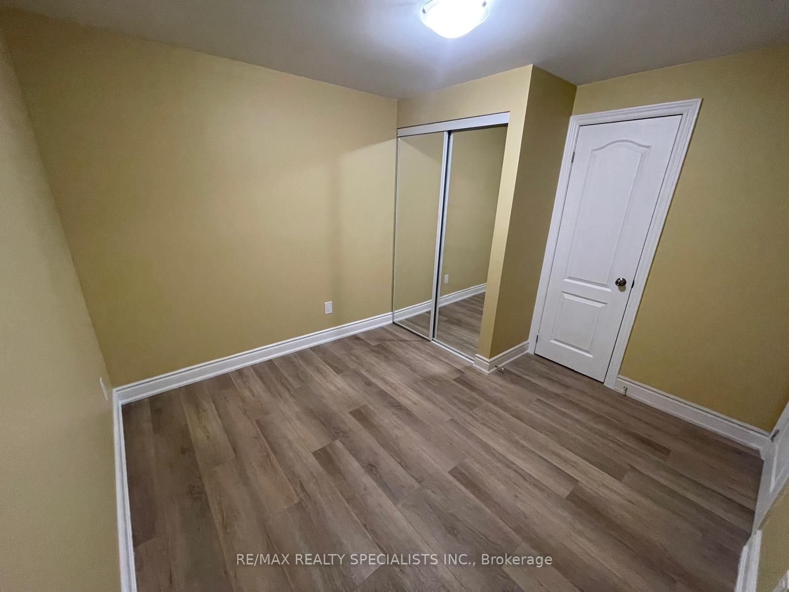 4549 Longmoor Road BSMNT, Mississauga, ON L5M 4H7 photo 3