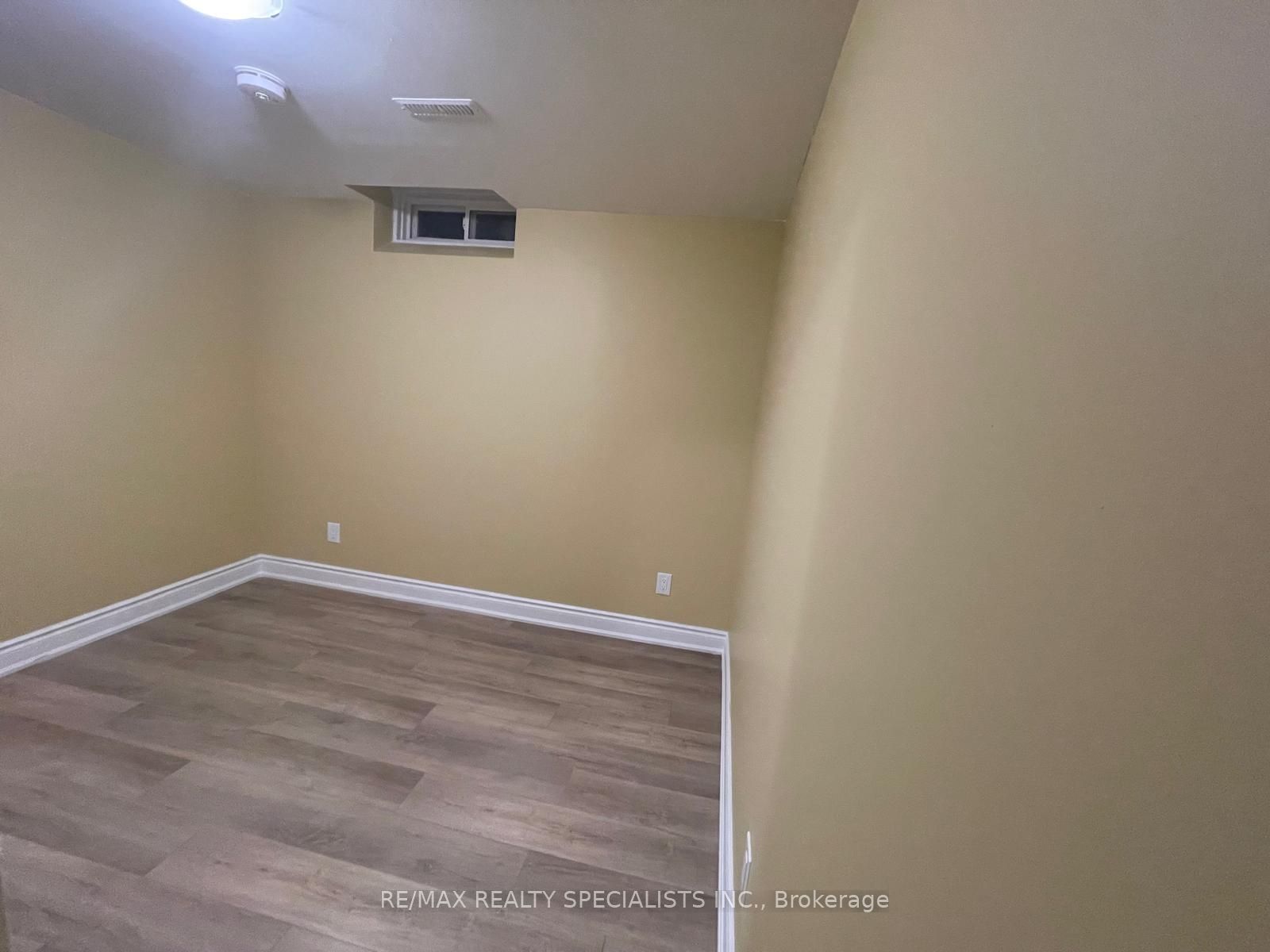 4549 Longmoor Road BSMNT, Mississauga, ON L5M 4H7 photo 4