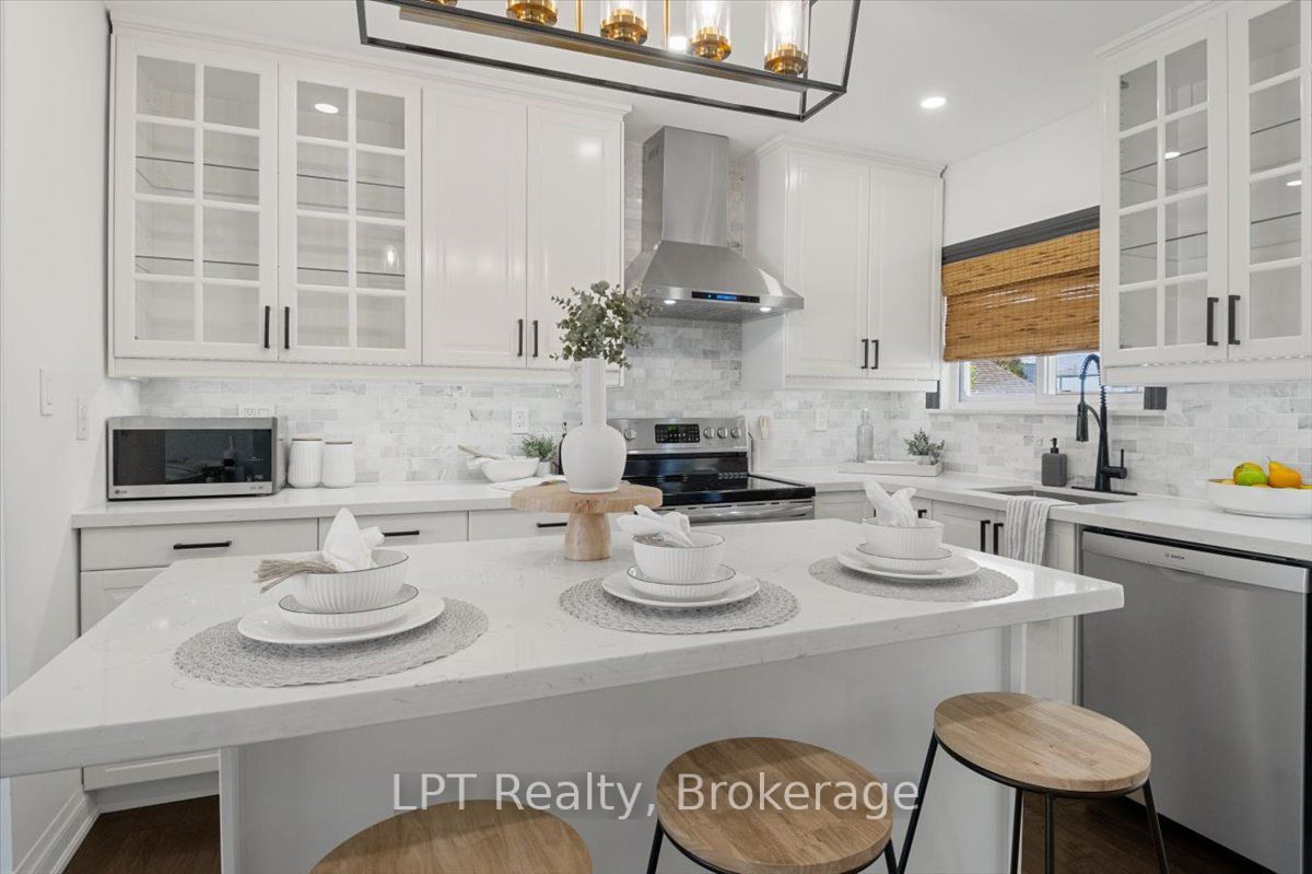 667 Wickens Avenue, Burlington, ON L7T 3T1