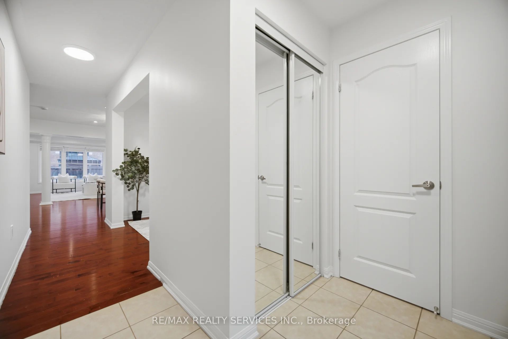 454 Grenke Place, Milton, ON L9T 7T6 photo 3