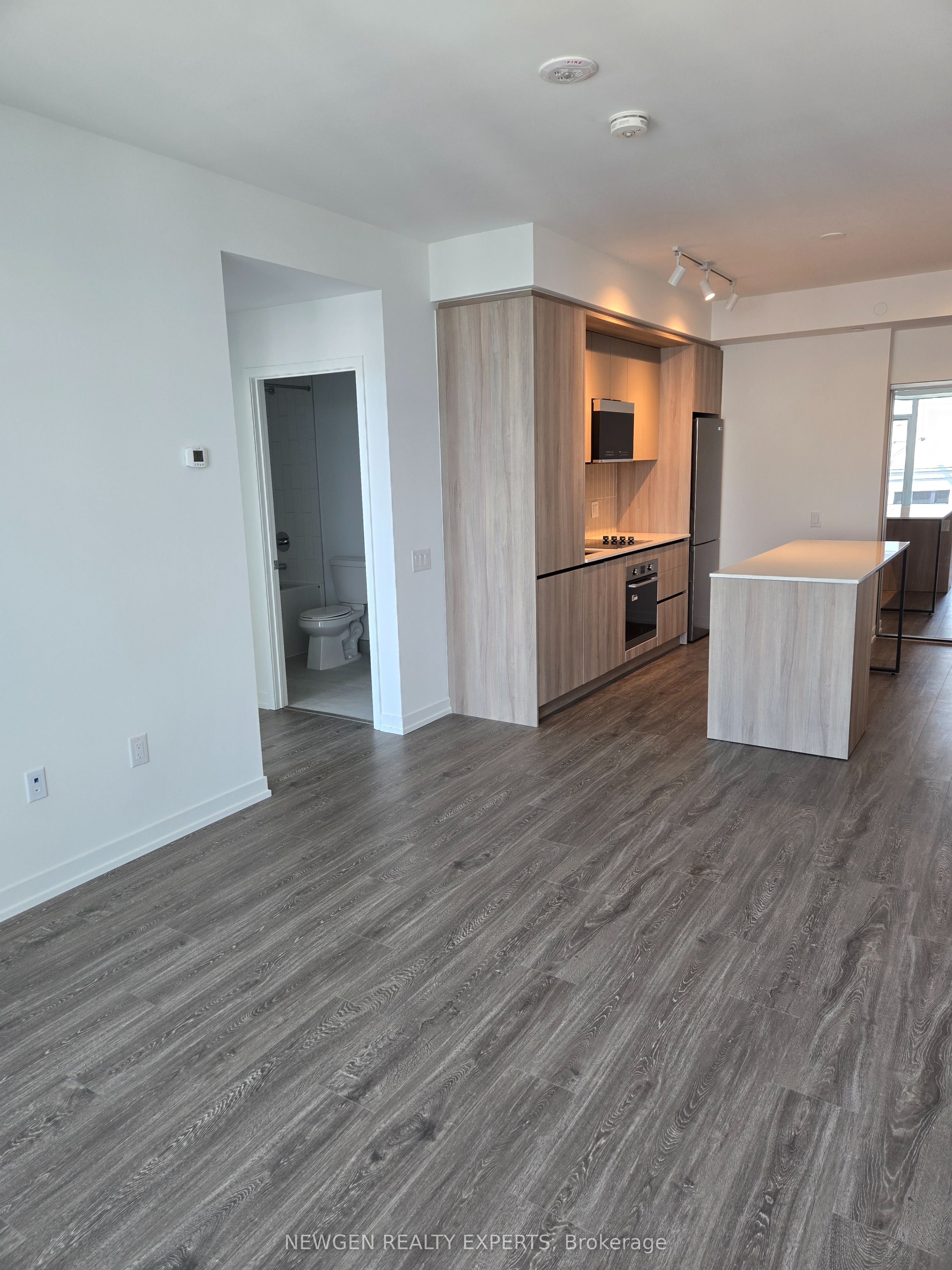 2485 Eglinton Avenue W 1208, Mississauga, ON L5M 2T1 photo 2